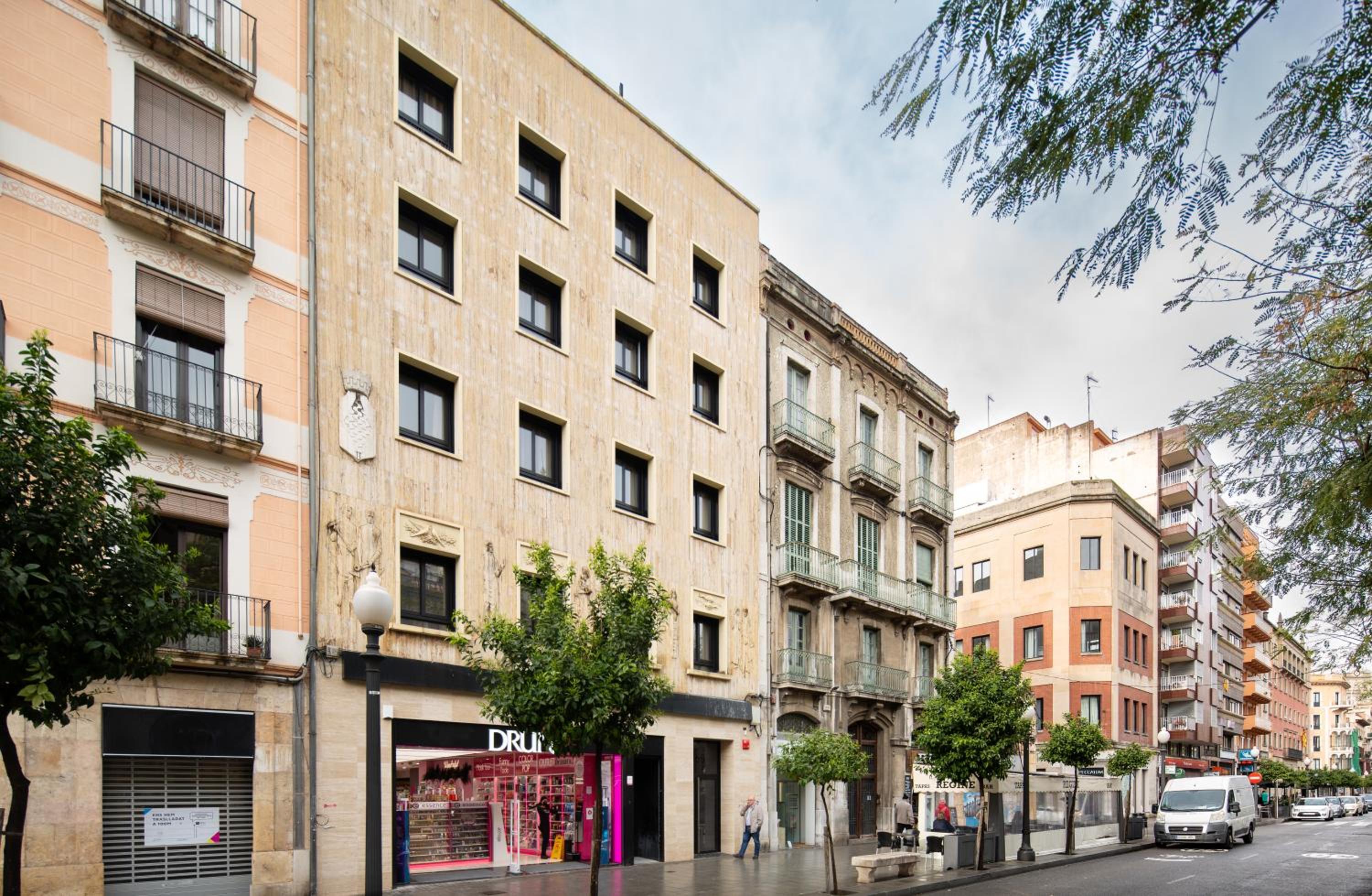 Tgna Rambla 68 view 2