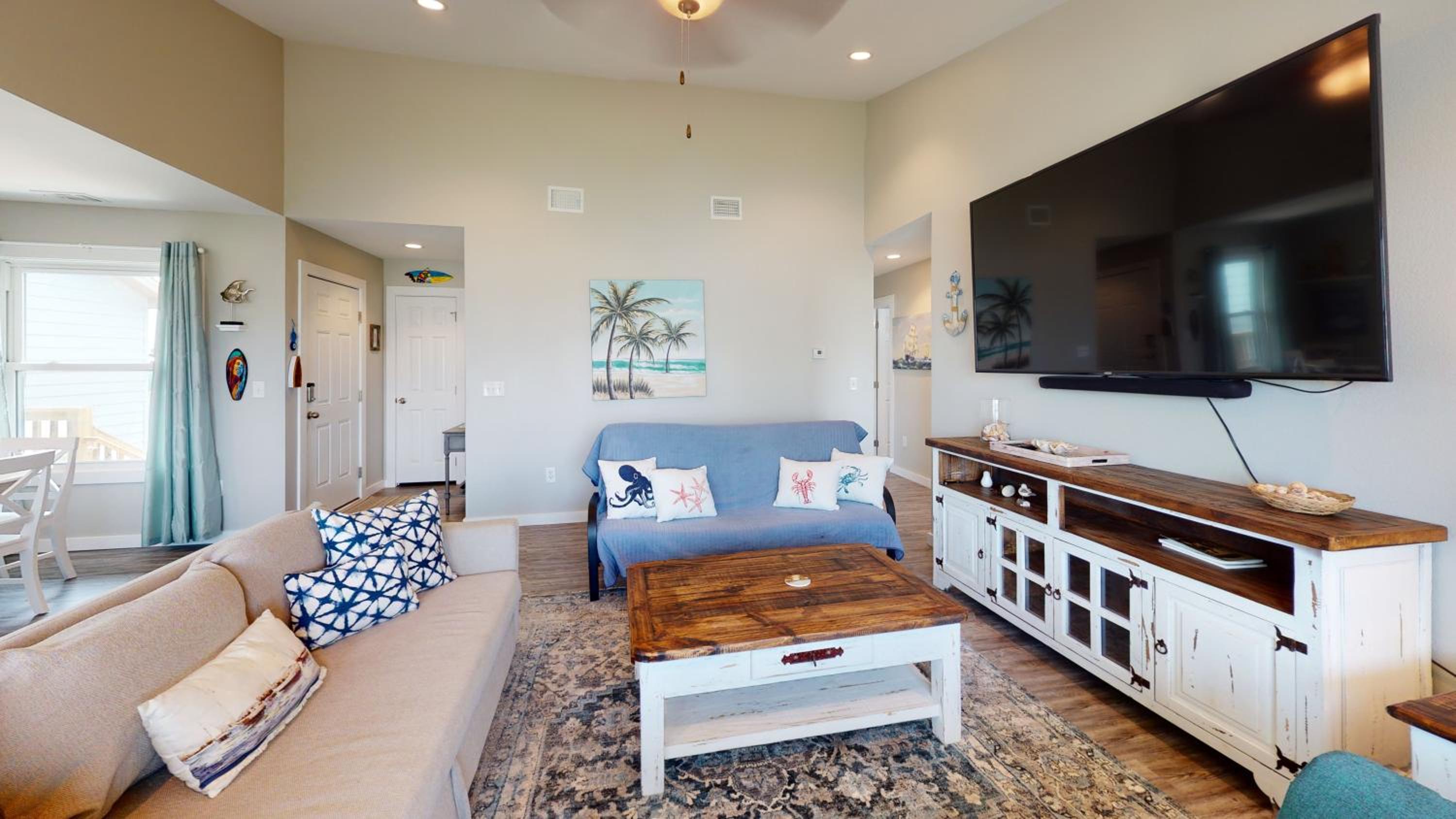 AH-C209 Newly Remodeled, 2nd Floor Condo, Right next to the Marina & Ferry view 4
