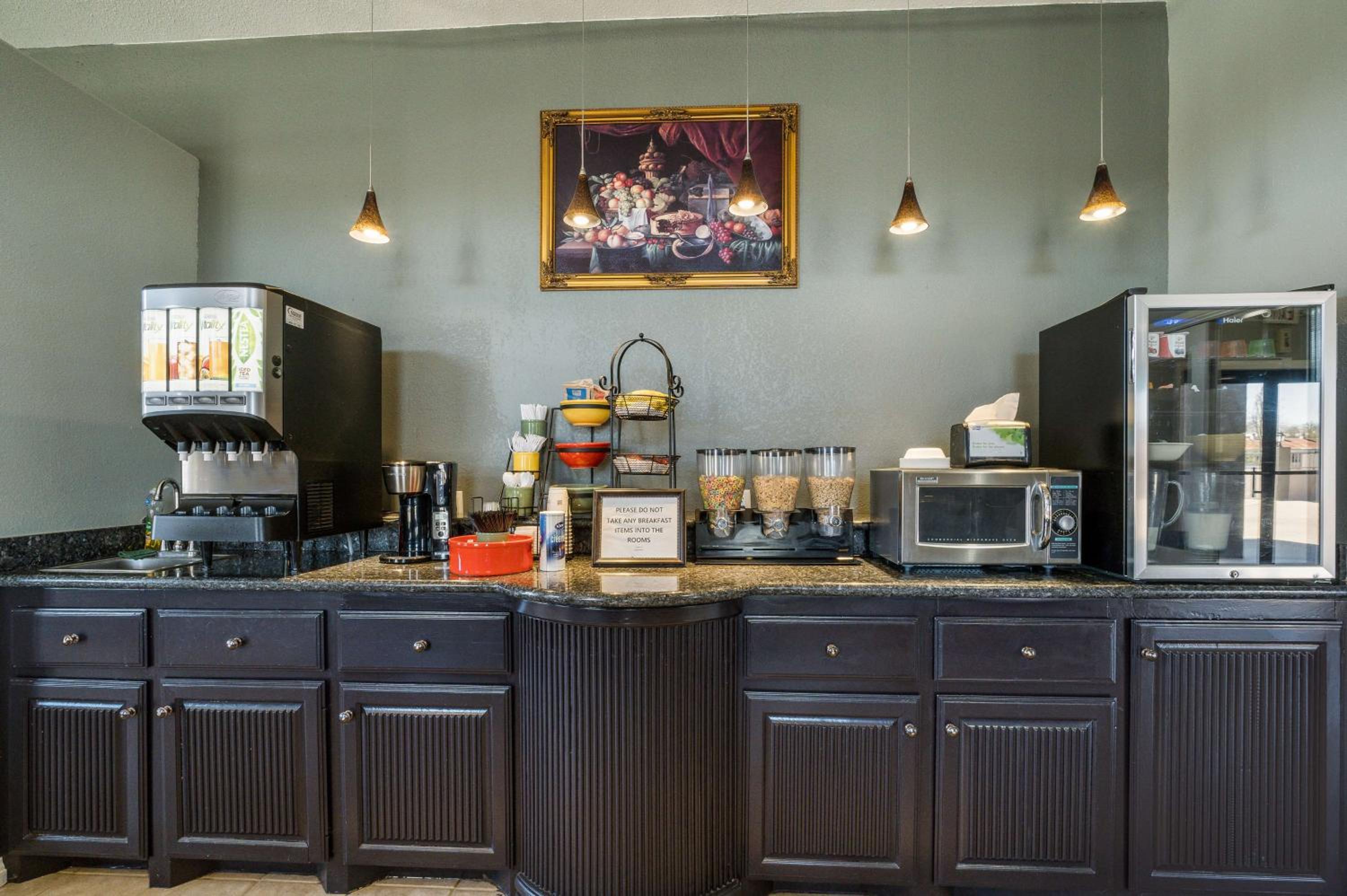 Kingsville Vacations - SureStay Hotel by Best Western Alice - Property Image 2