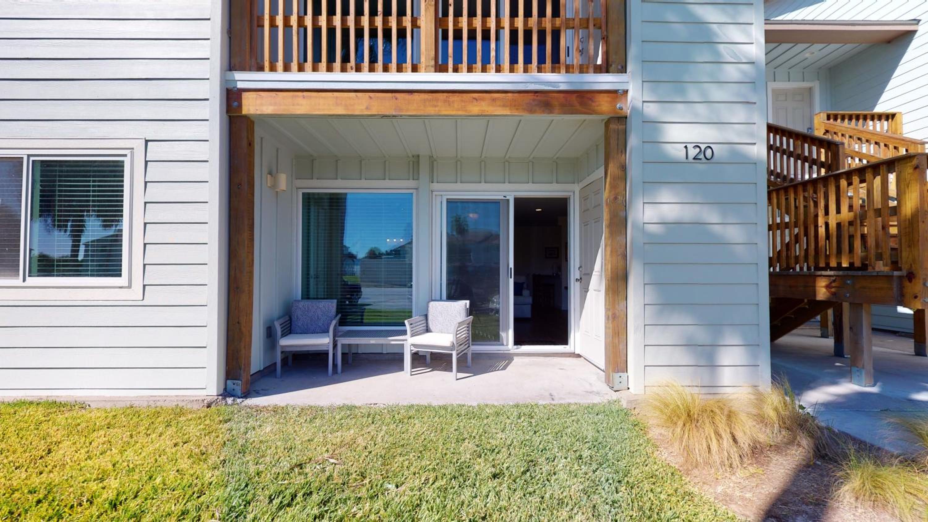 Hotel Ah-f120: Newly Remodeled Bottom Floor Condo, Shared Pool/hot Tub, Near Marina & Ferry