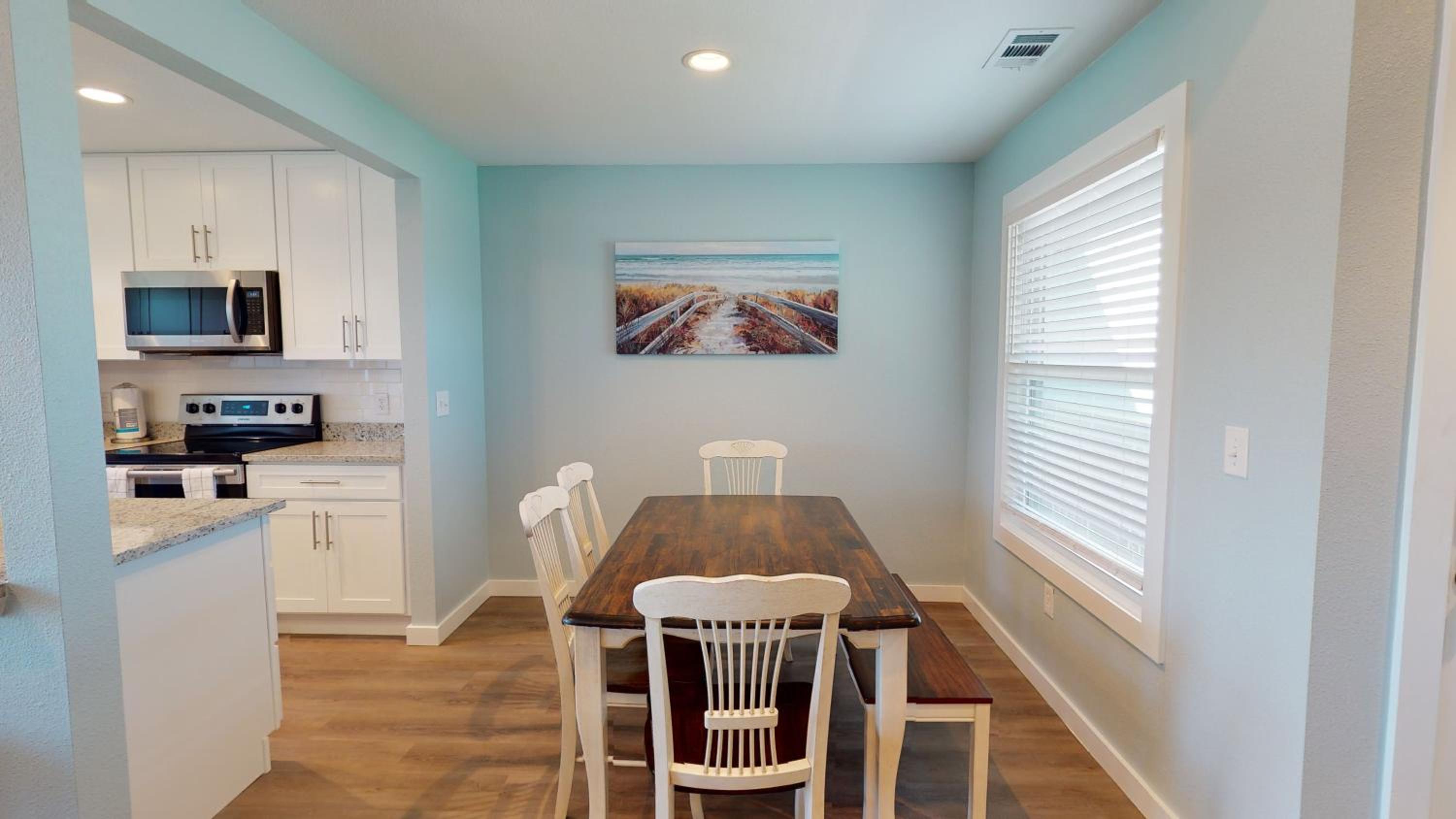 AH-H229 Newly Remodeled Second Floor Condo, Overlooking PoolHot Tub view 5