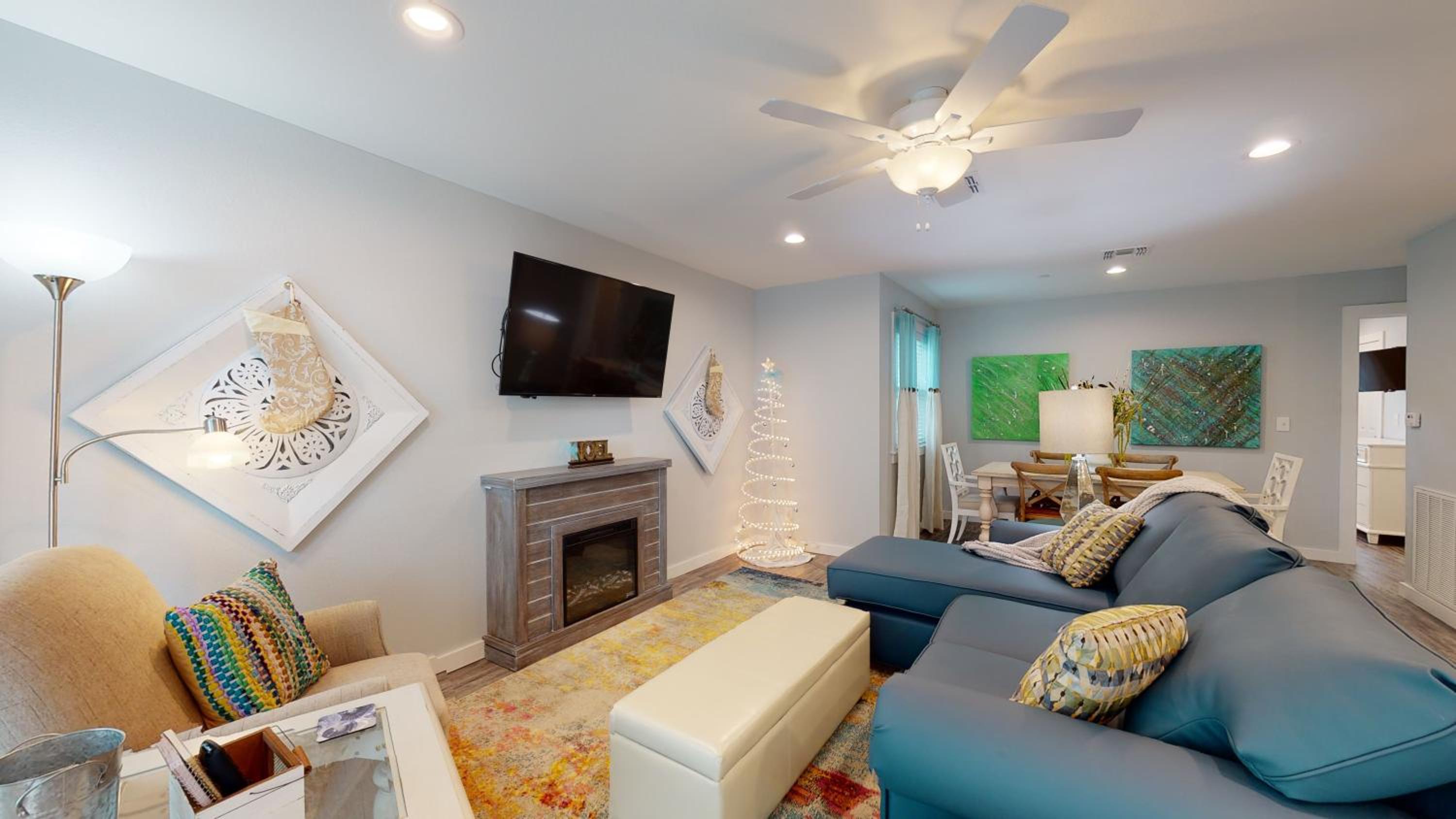 AH-J132 Newly remodeled first floor condo near Marina view 4
