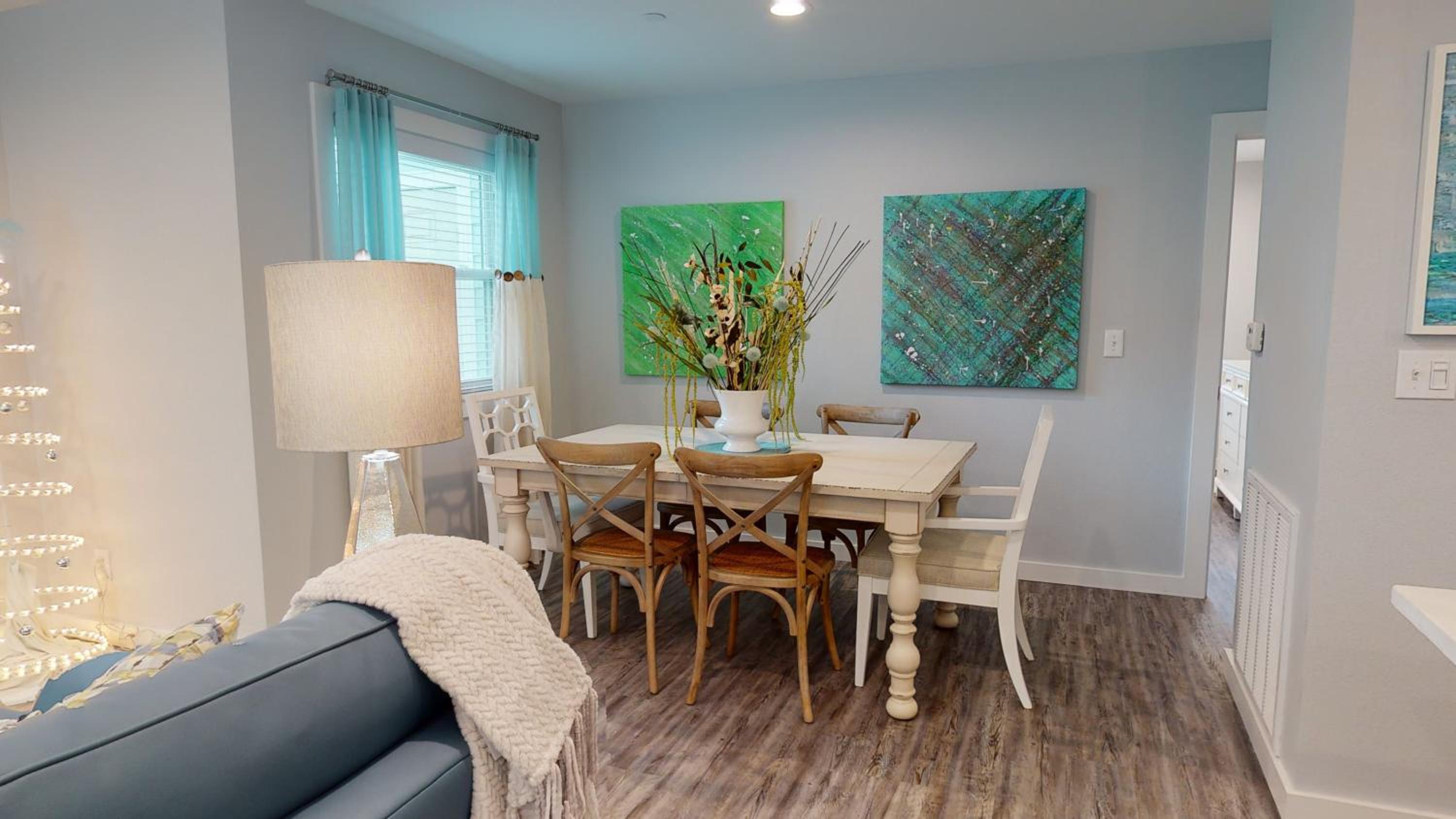 AH-J132 Newly remodeled first floor condo near Marina view 5