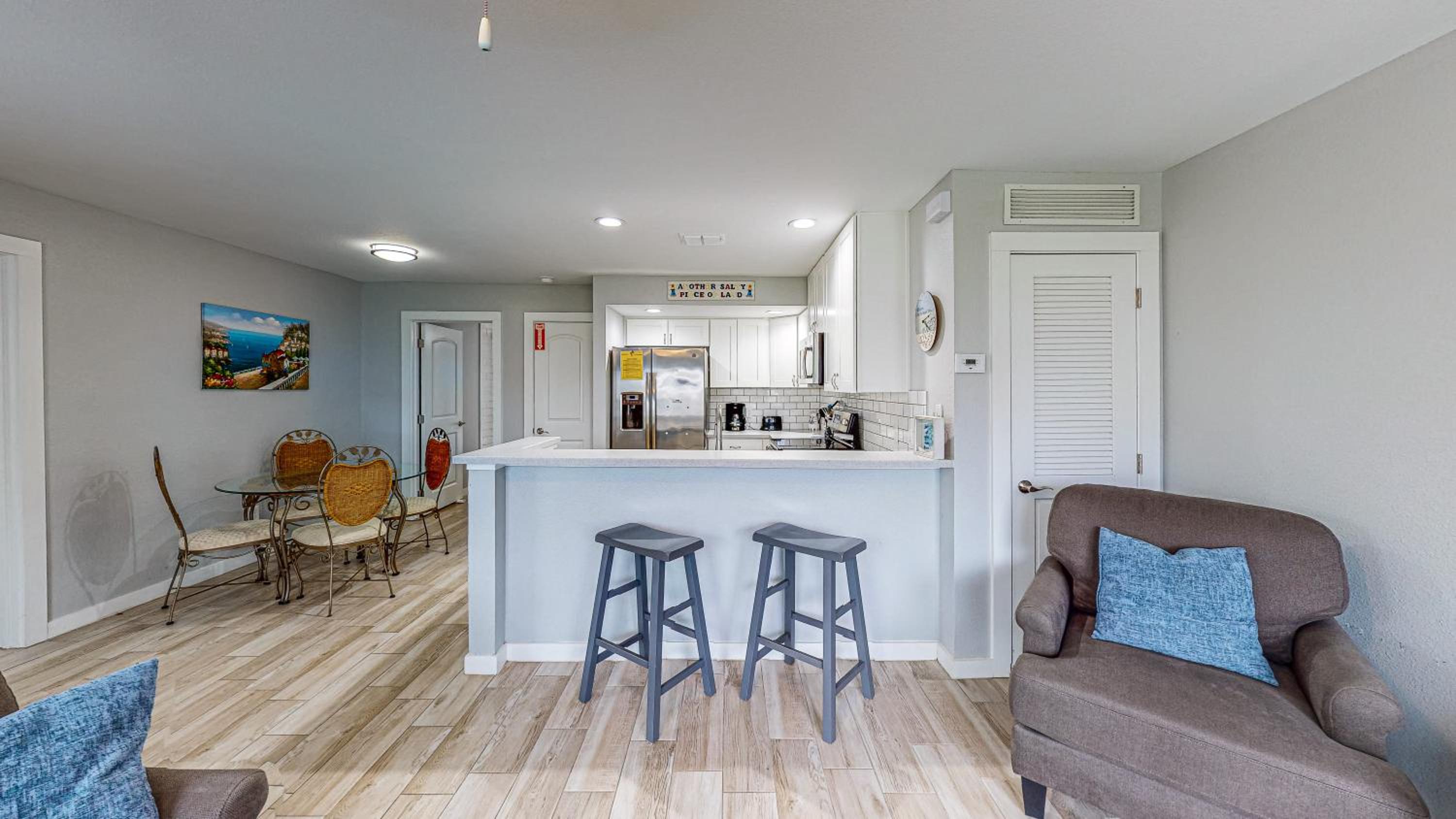 EC118 Newly Remodeled, Two Bedroom, Ground Floor Condo, Shared Pool, Grills and Boardwalk view 5