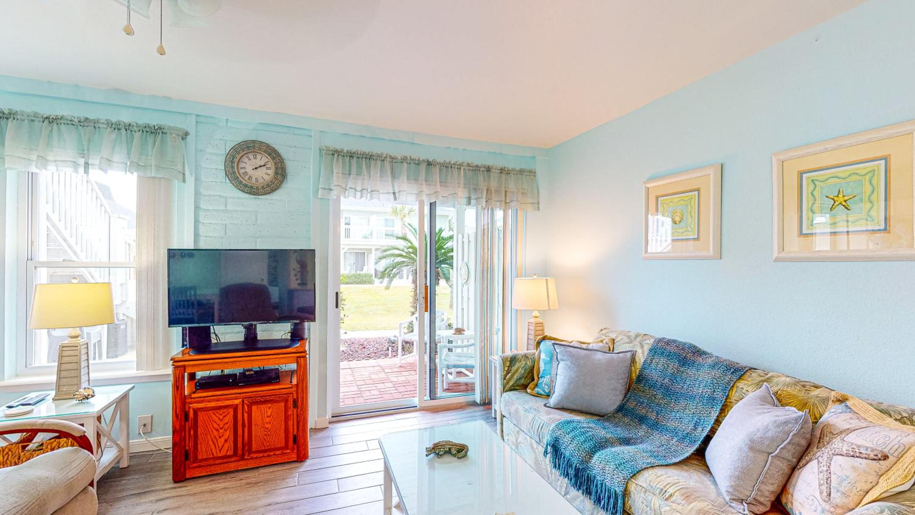 EC134 Newly Remodeled Ground Floor Condo, Boardwalk to Beach, Shared Pool and Grill view 3