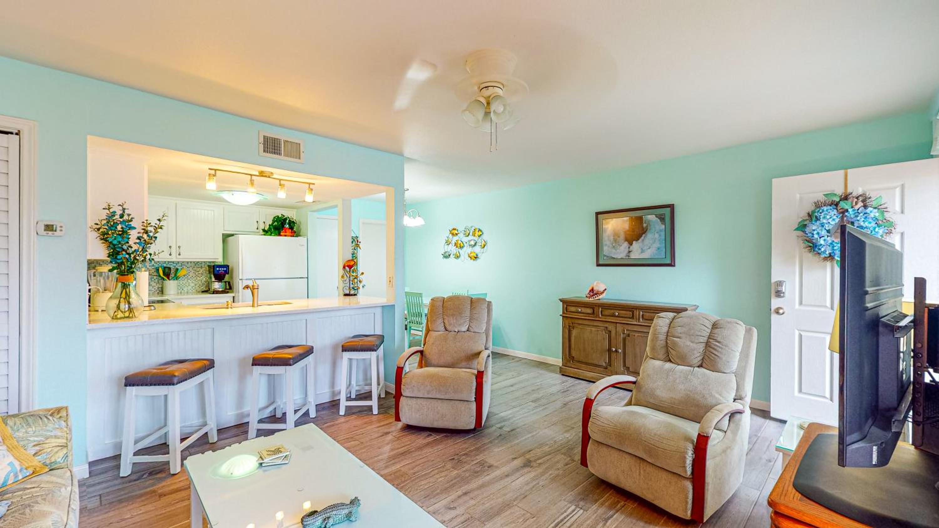 EC134 Newly Remodeled Ground Floor Condo, Boardwalk to Beach, Shared Pool and Grill view 4