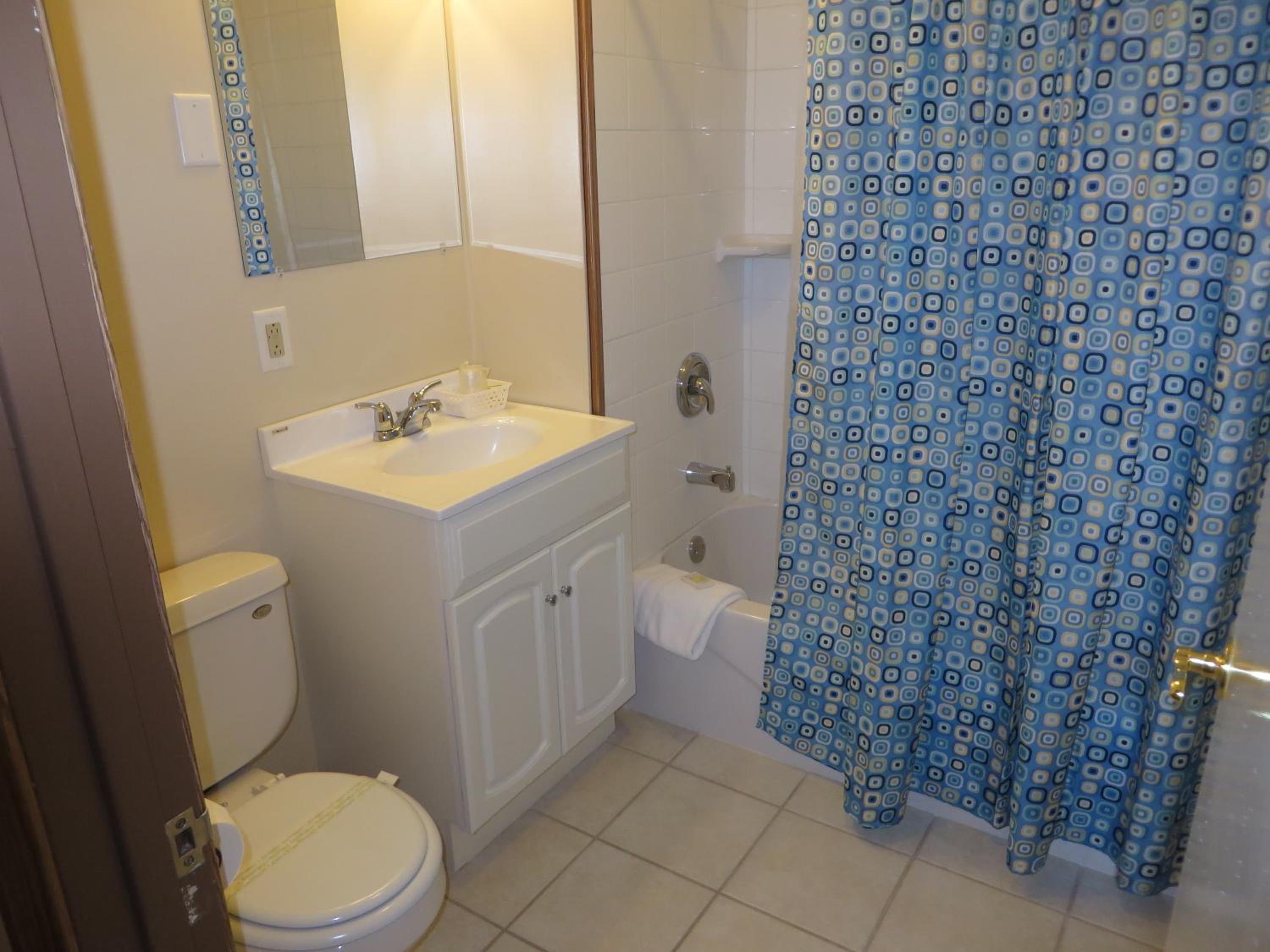 Travelers Inn Motel - Property Image 2