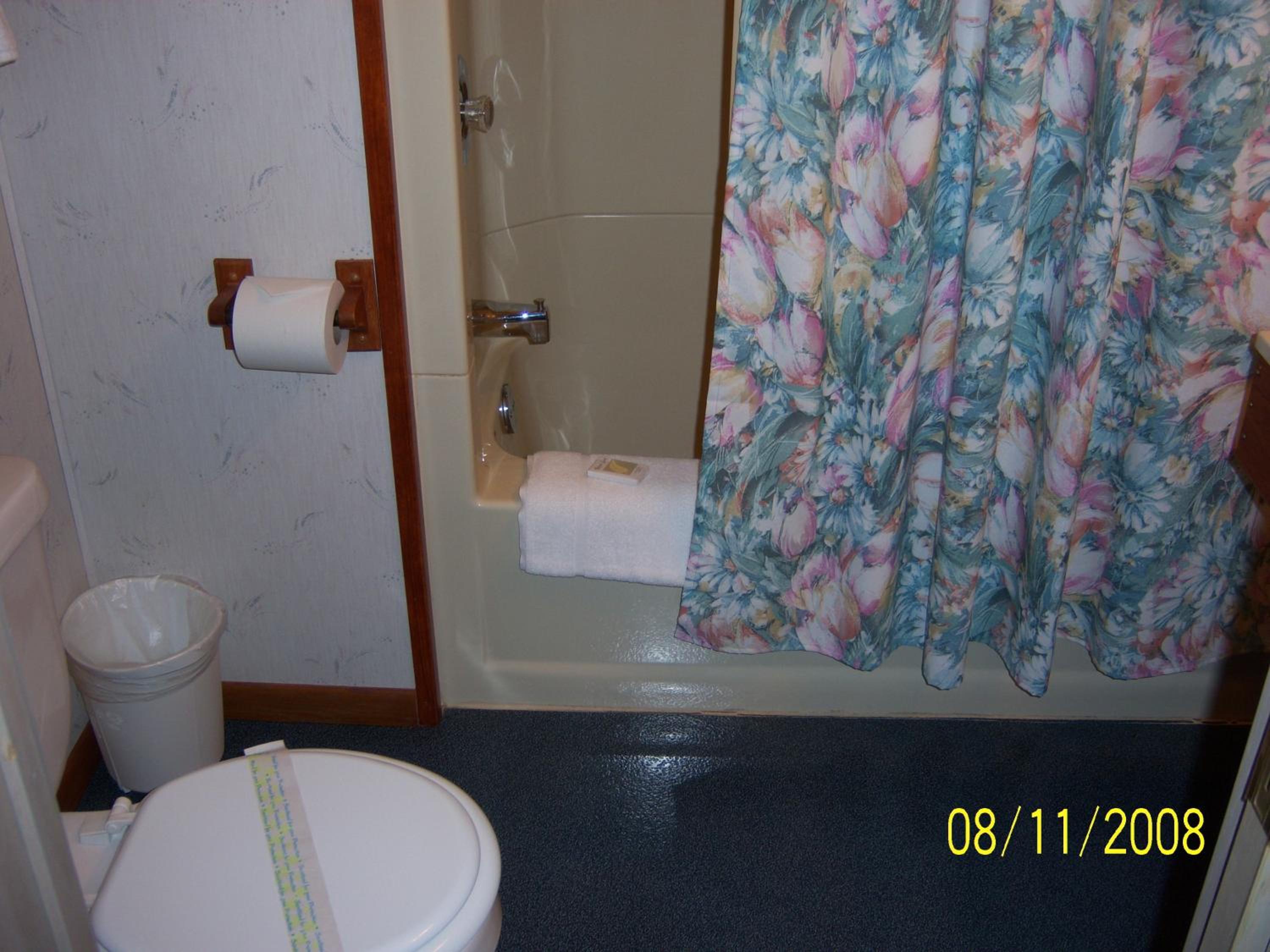 Travelers Inn Motel - Property Image 13