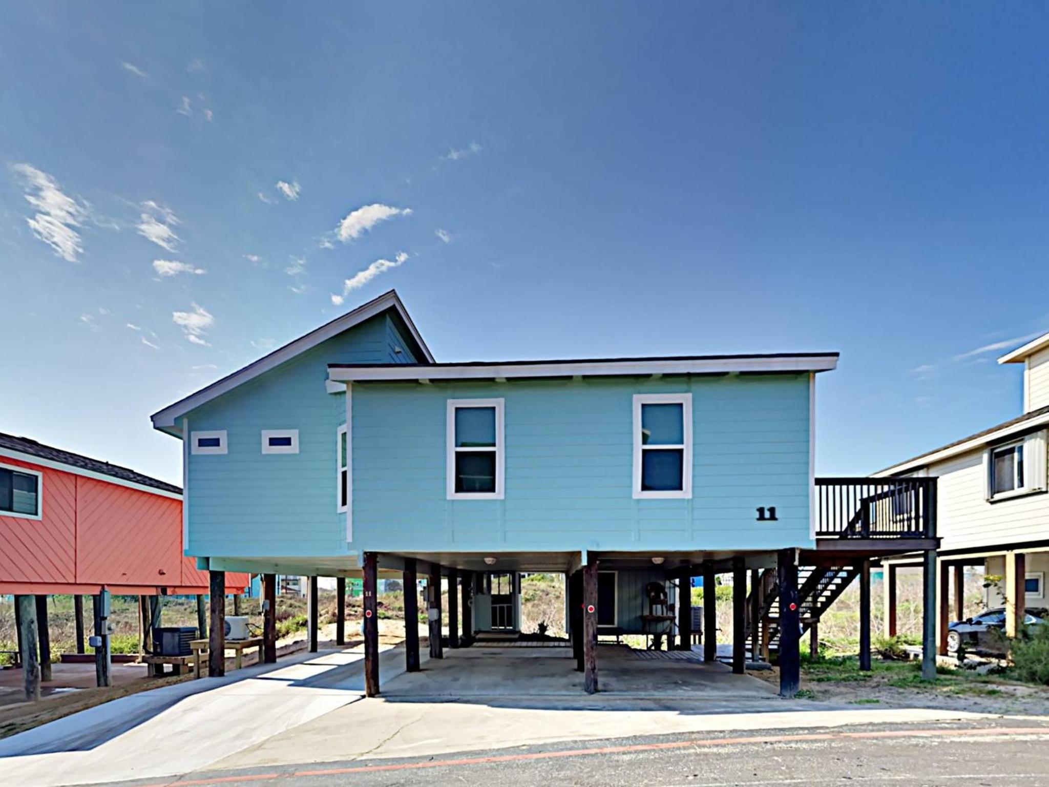 LP11 Beach House on Stilts, Ocean View from Deck, Large Master Suite, Keurig Coffee Maker view 2