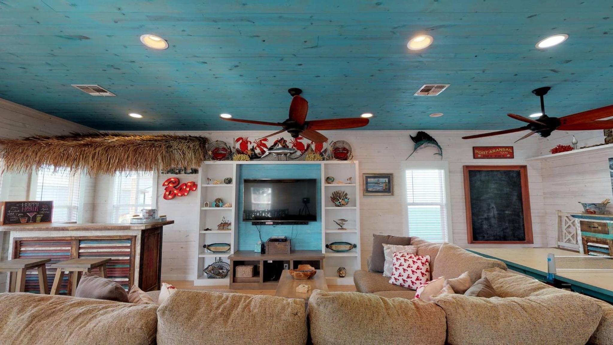 OV30 Beach Home on Stilts, Indoor Tiki Bar, Ping Pong Table, Shared Pool, Near Beach view 3