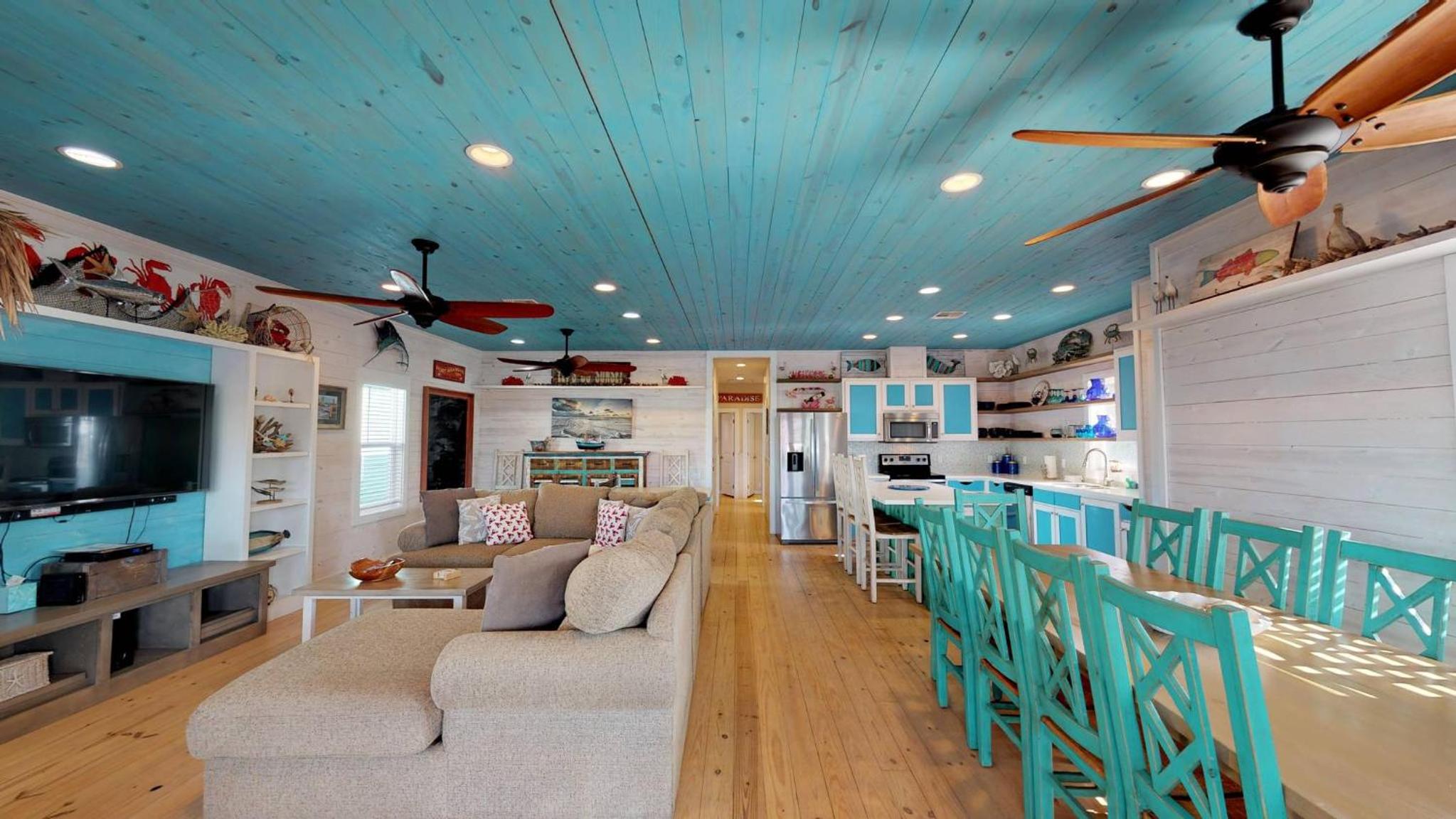 OV30 Beach Home on Stilts, Indoor Tiki Bar, Ping Pong Table, Shared Pool, Near Beach view 4