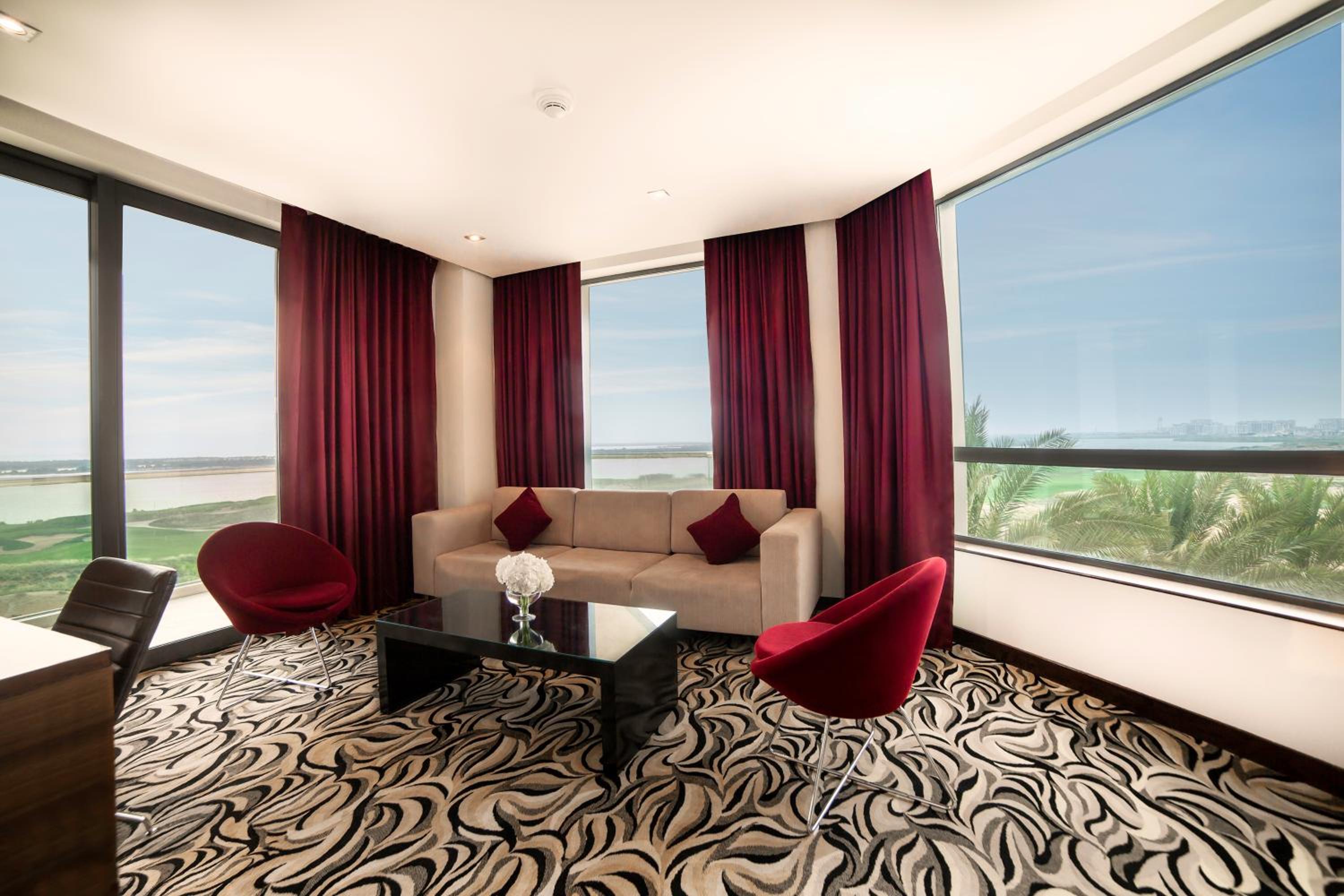 Yas Plaza Mangroves by IHG