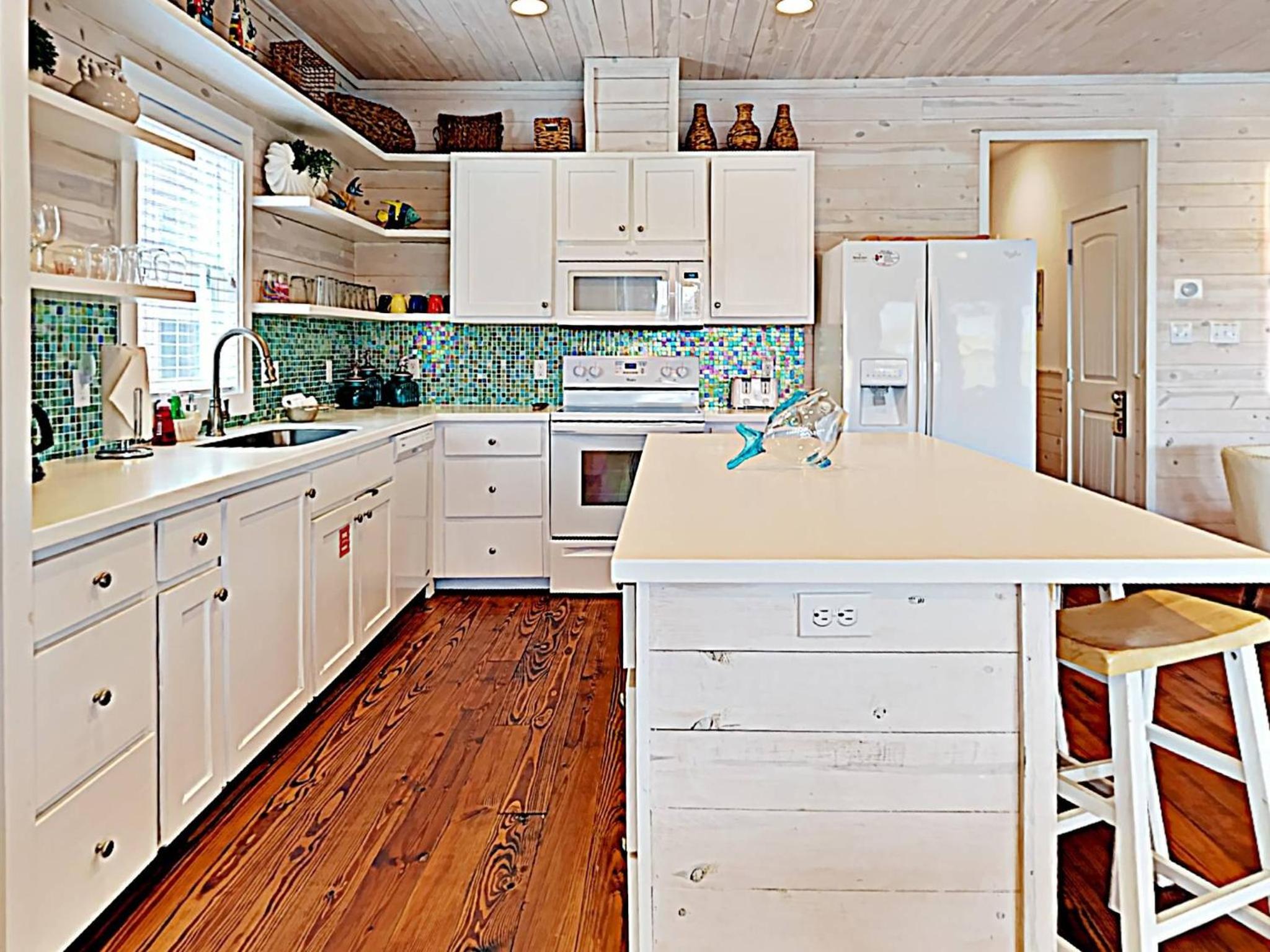 OV37 Beach House on Stilts located near the Beach, Shared Pool view 5