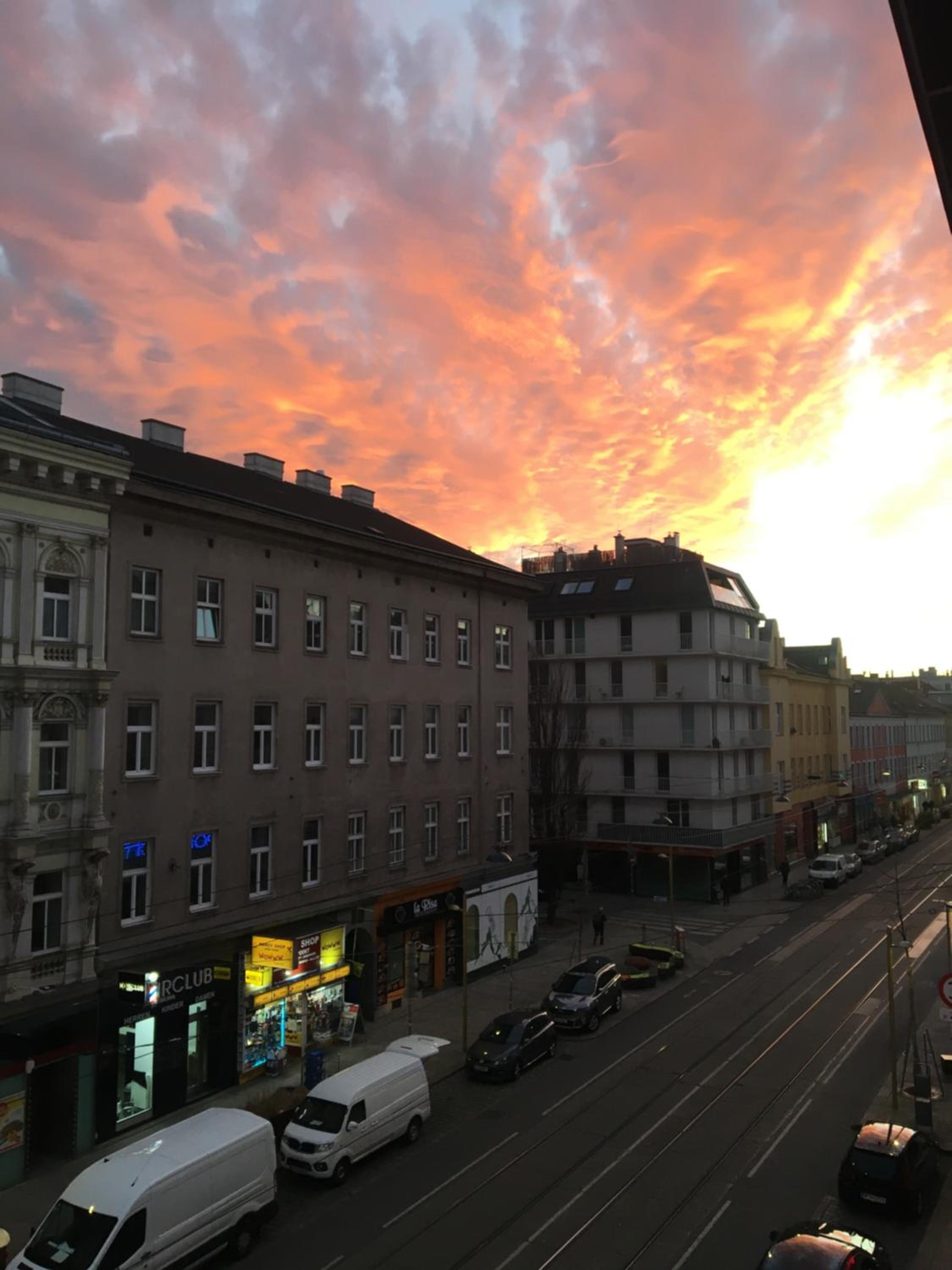 Vienna Sunny Side Up Apartments