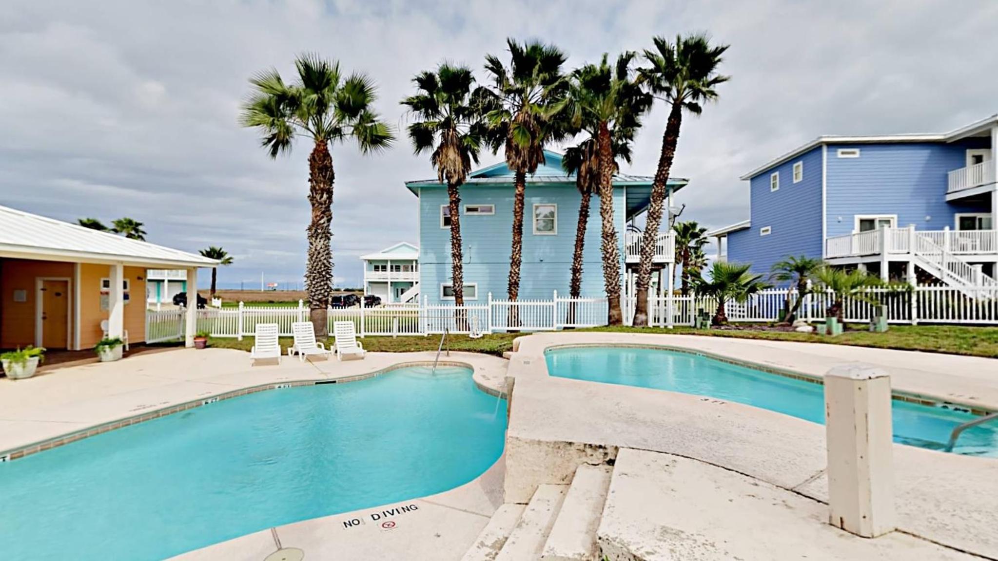 RD385 Dreamsicle Large Home in Gulfside Neighborhood, Shared Pool, Boardwalk to Beach view 3