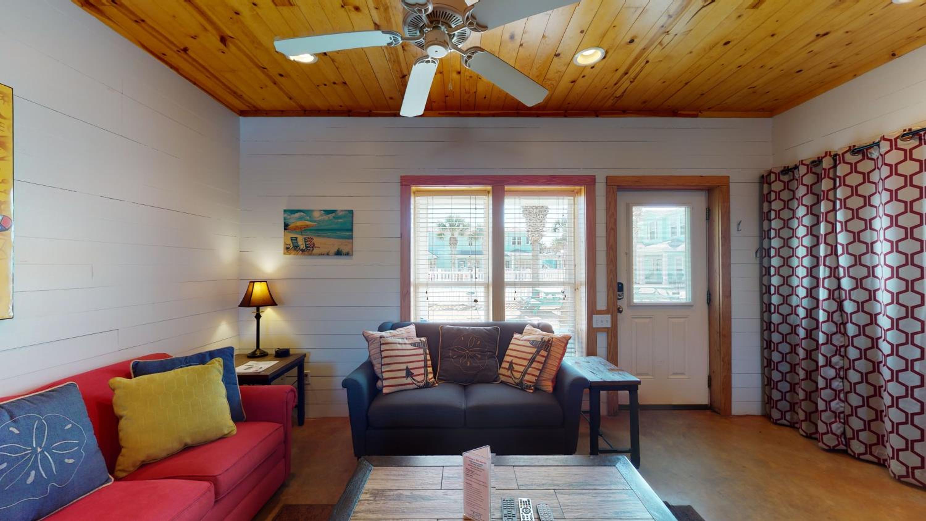 TC102 Townhome Located in Town, Close to beach, Shared Pool view 5