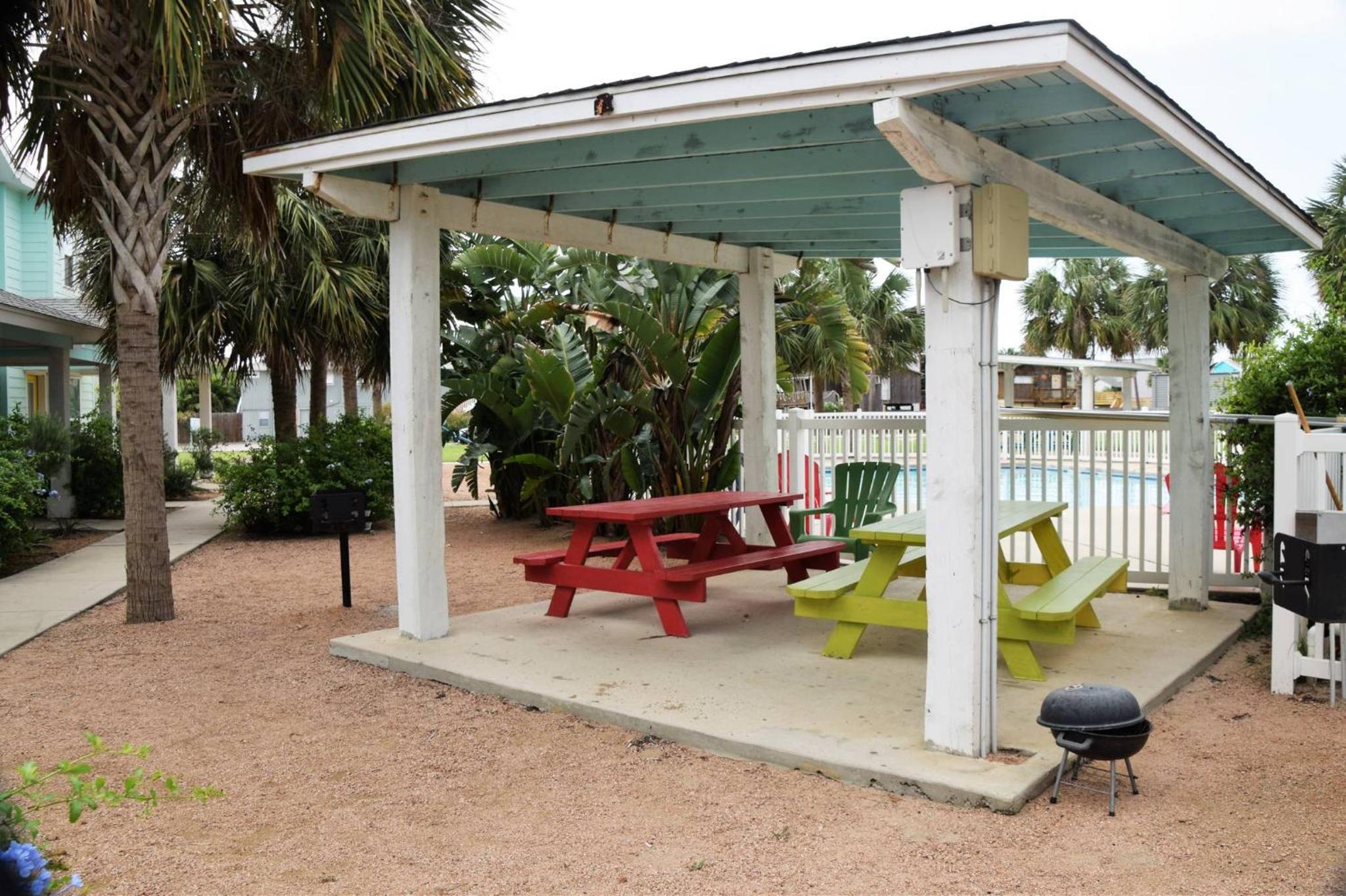 TC801 Townhome Located in Town, Close to beach, Shared Pool, Coastal Charm view 4