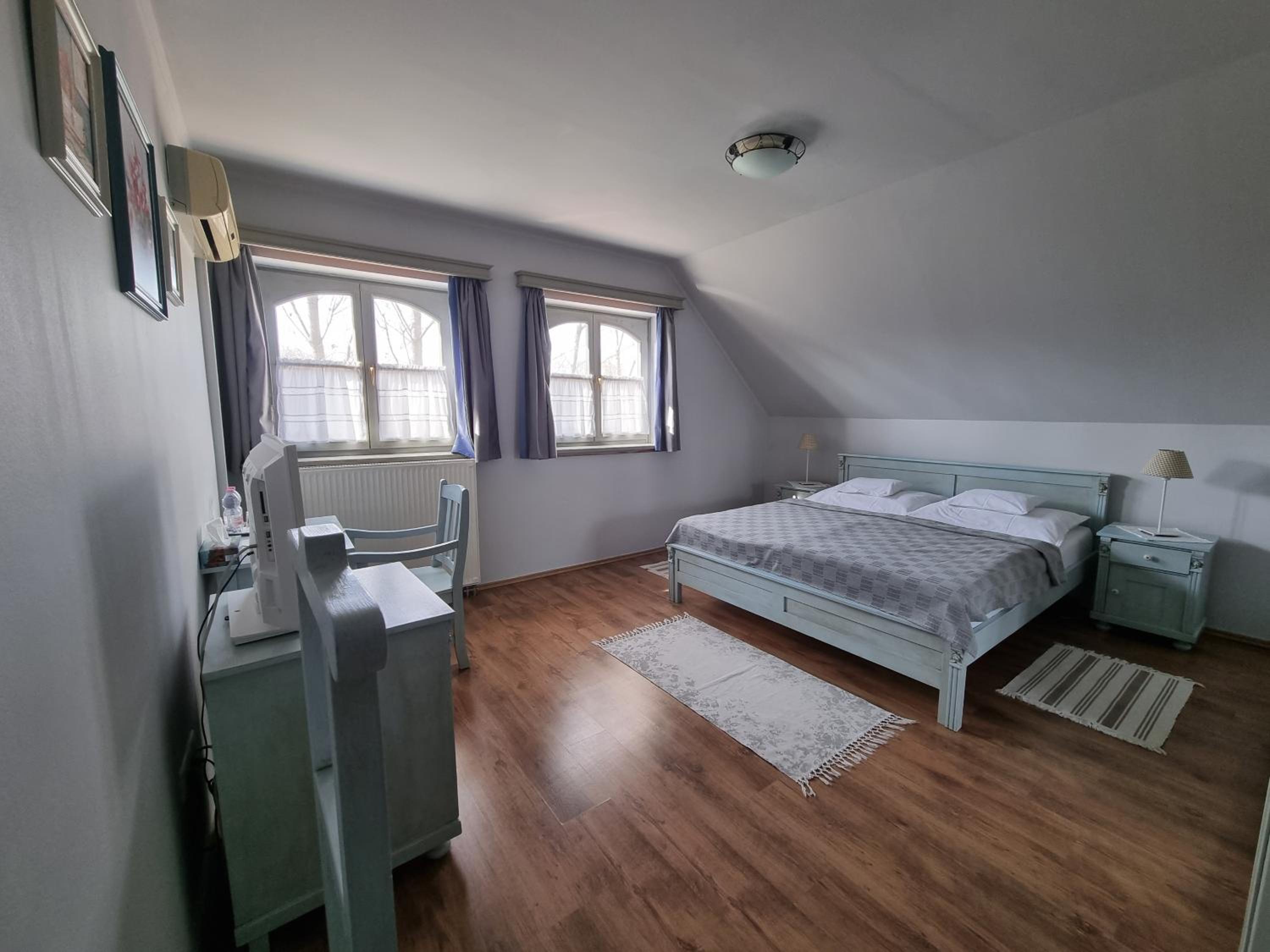 Photo 67