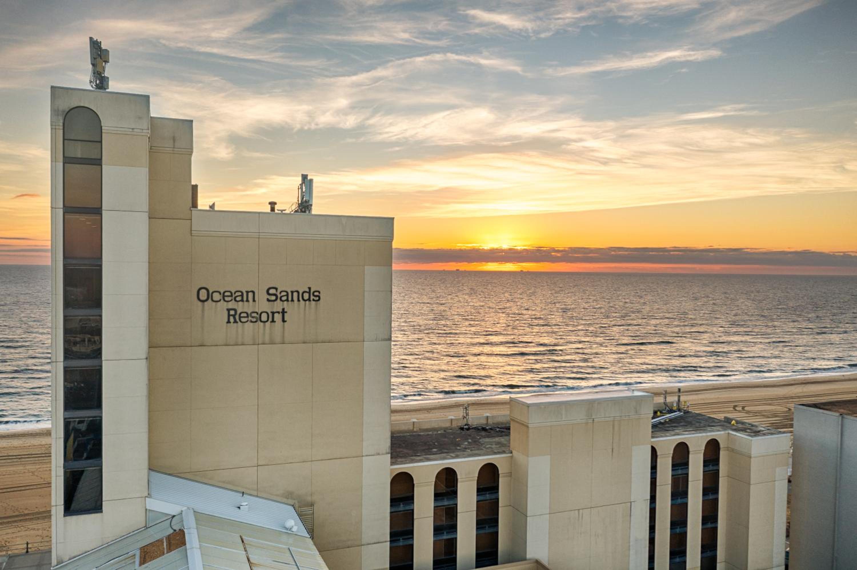 Hotel Ocean Sands Resort, Oceanfront, Virginia Beach by Vacatia - Image 1