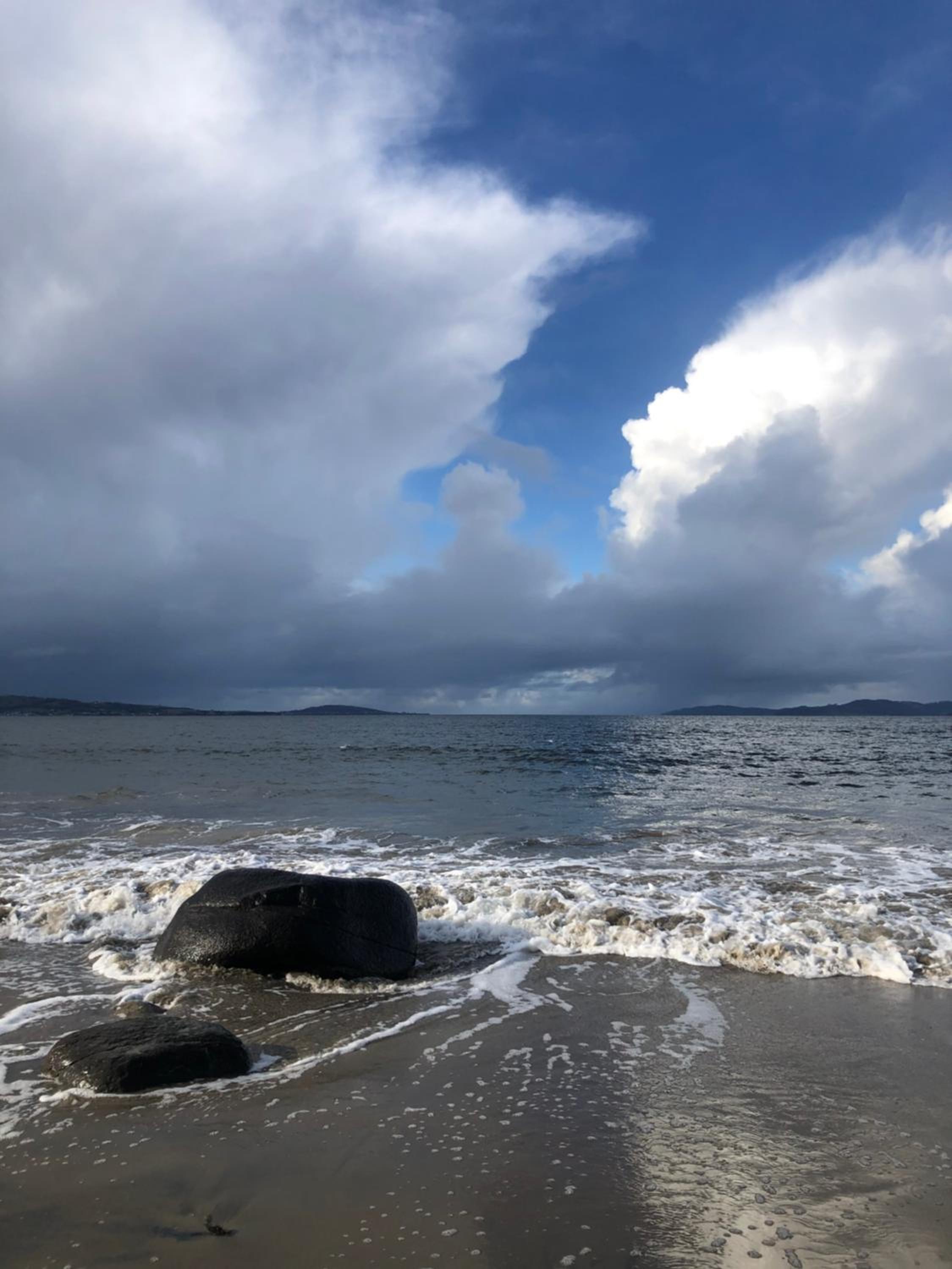 Beachside Taroona with Spa view 5