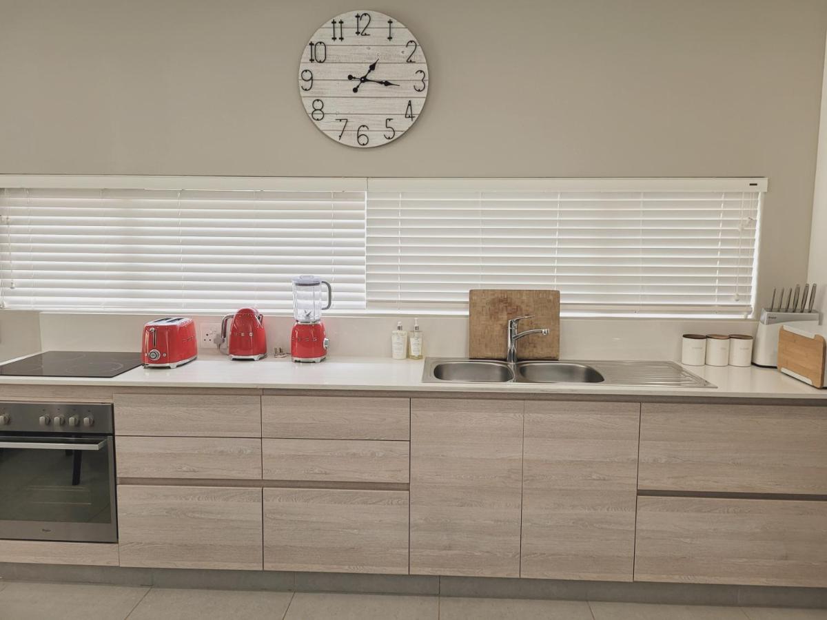 Hotel Cheerful 3-bedroom home in Zimbali Wedge Estate - Image 1