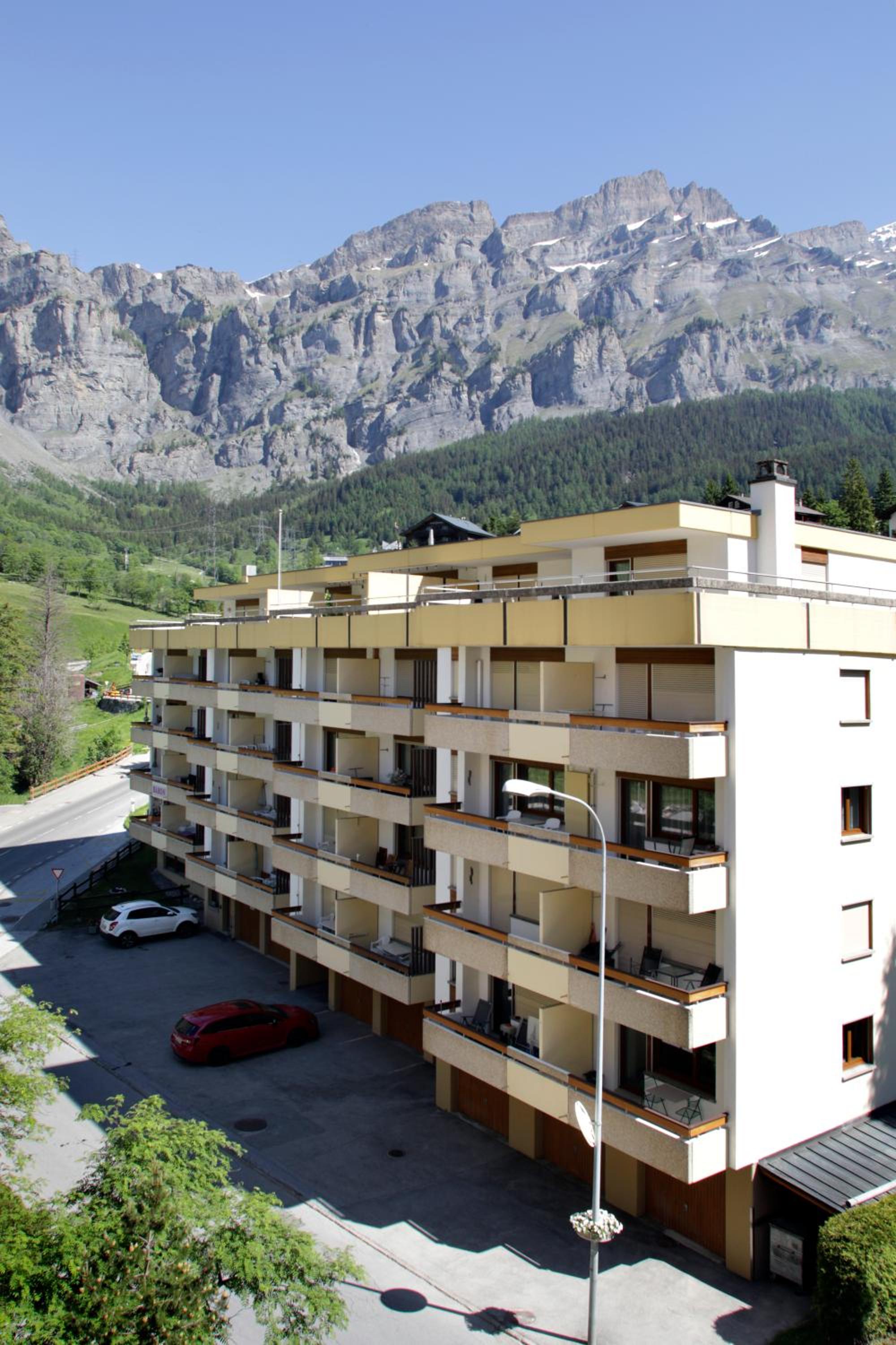 Baron / Baronesse Apartments view 3