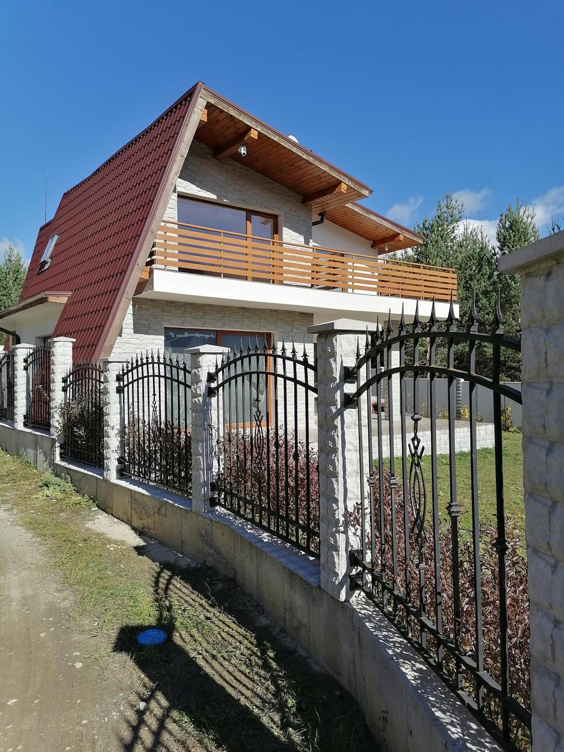 Photo 8