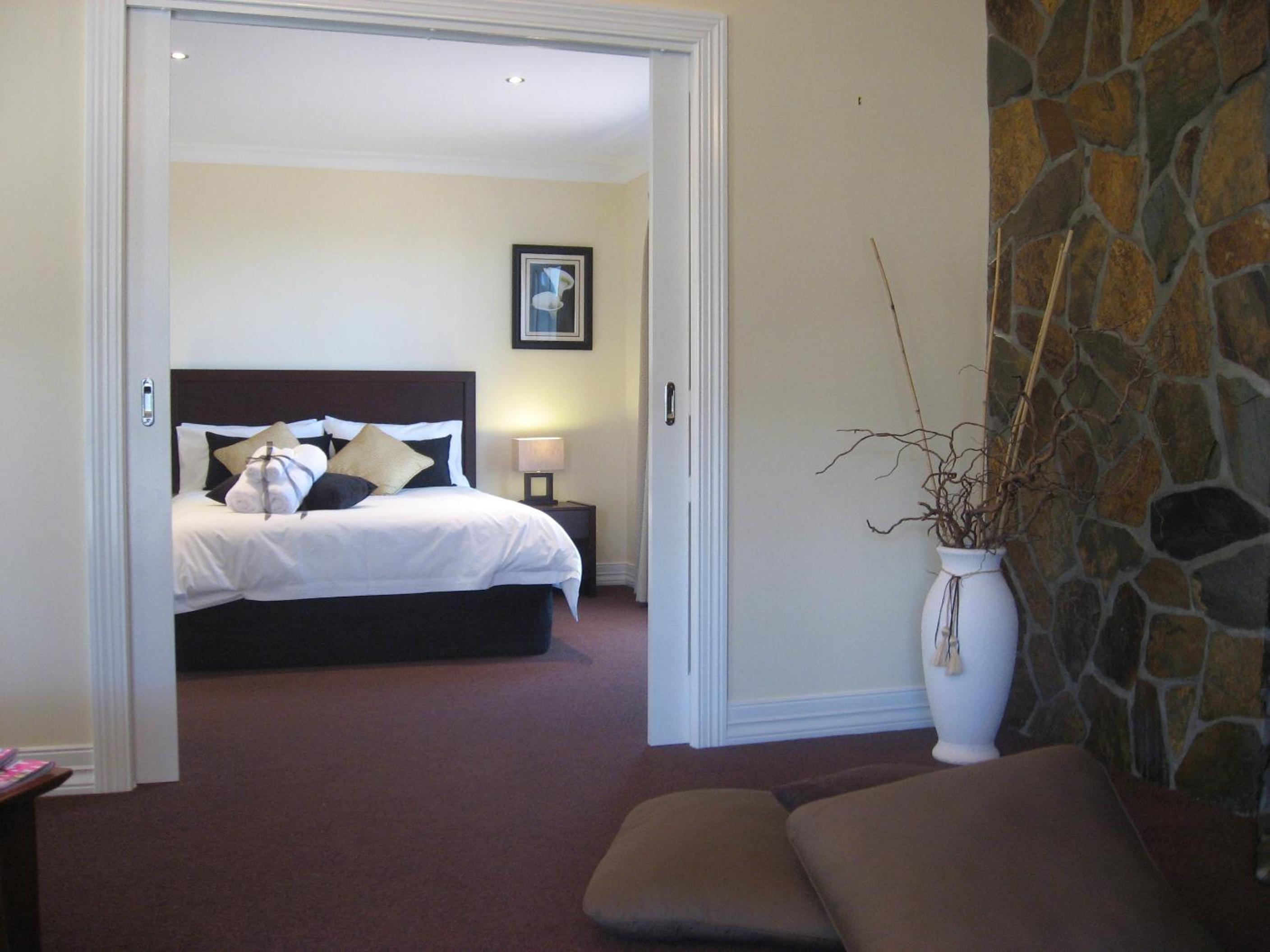 Waverley House Cottages