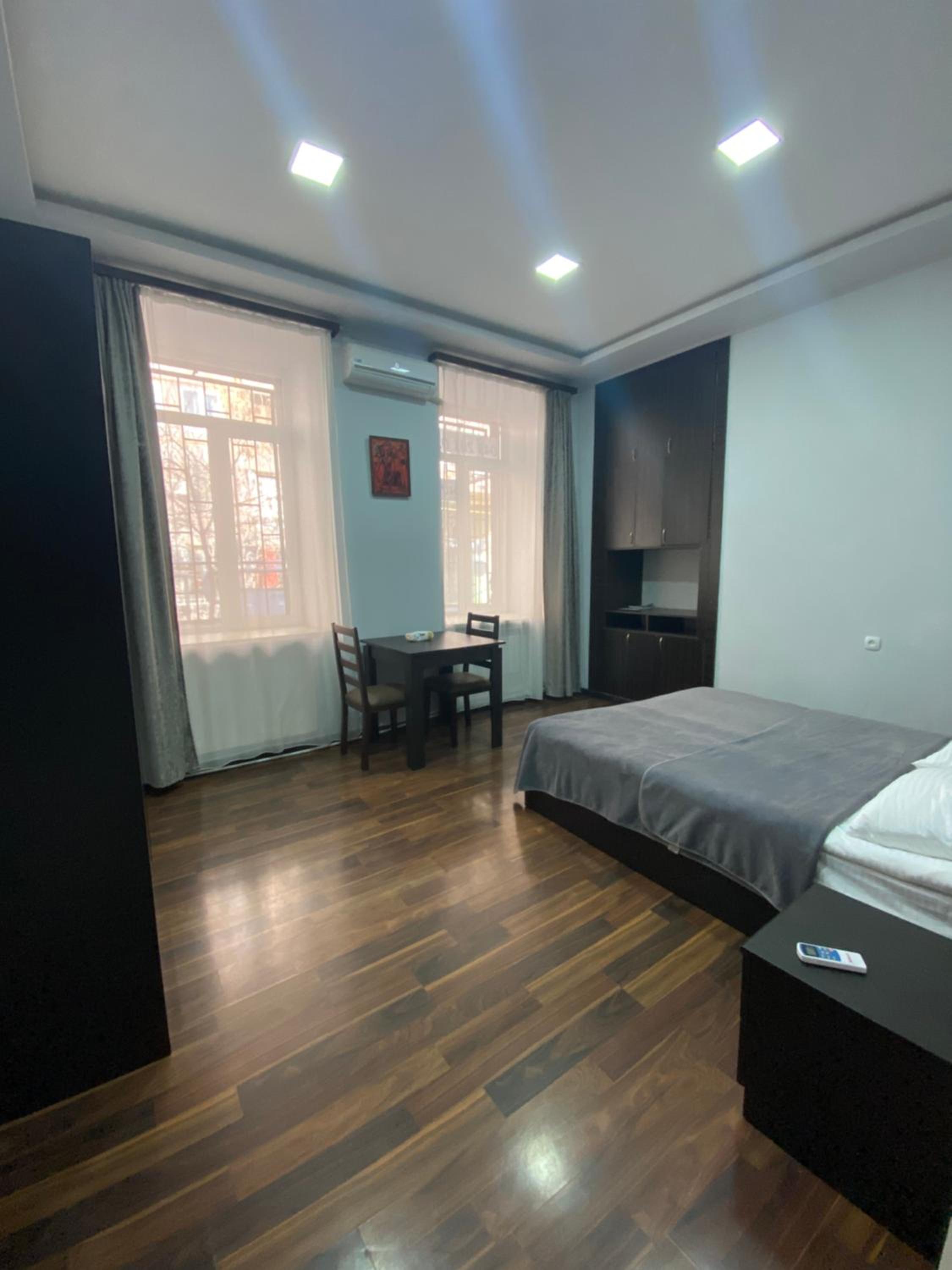 Apartment 52