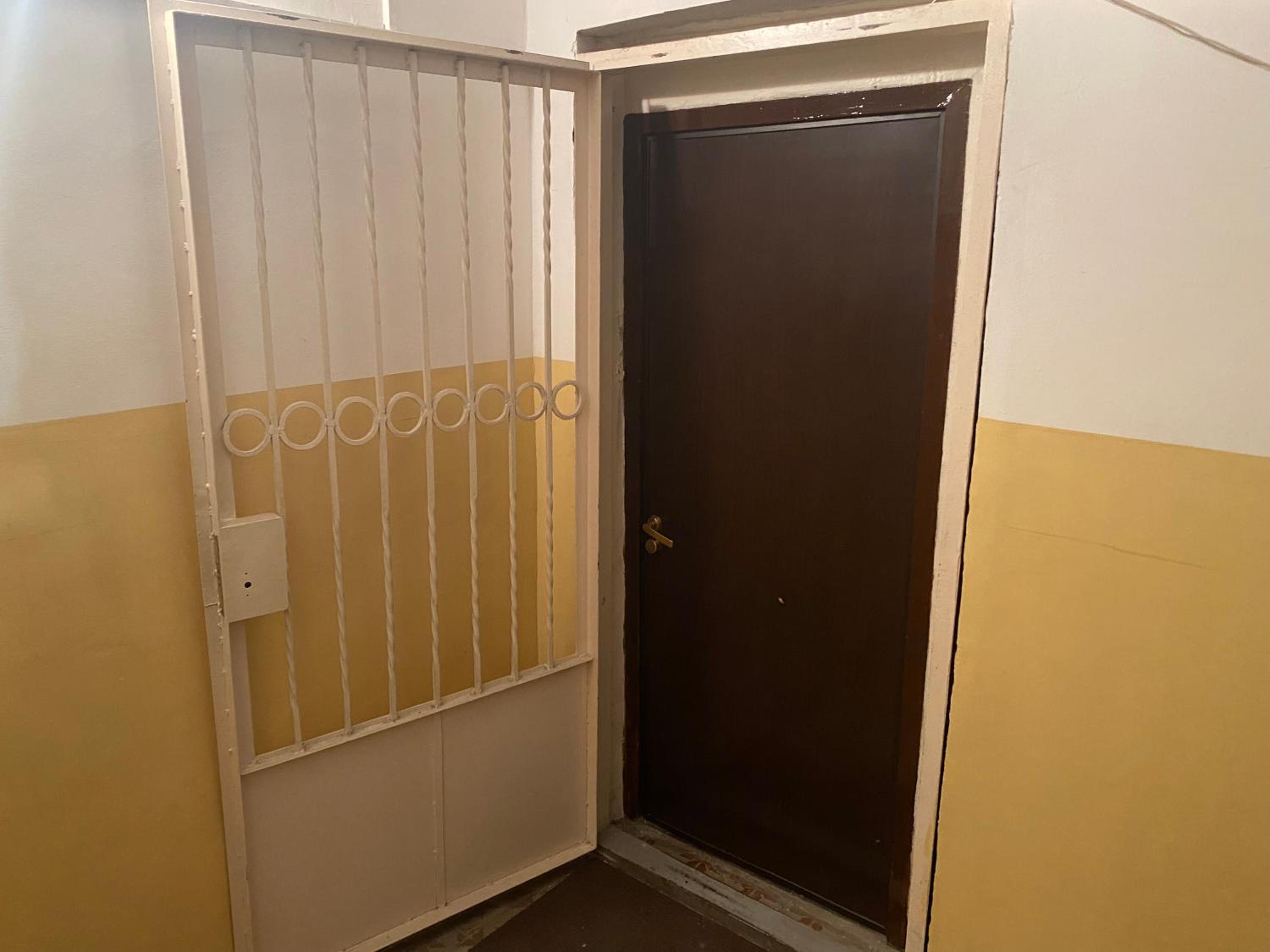 Apartment 52