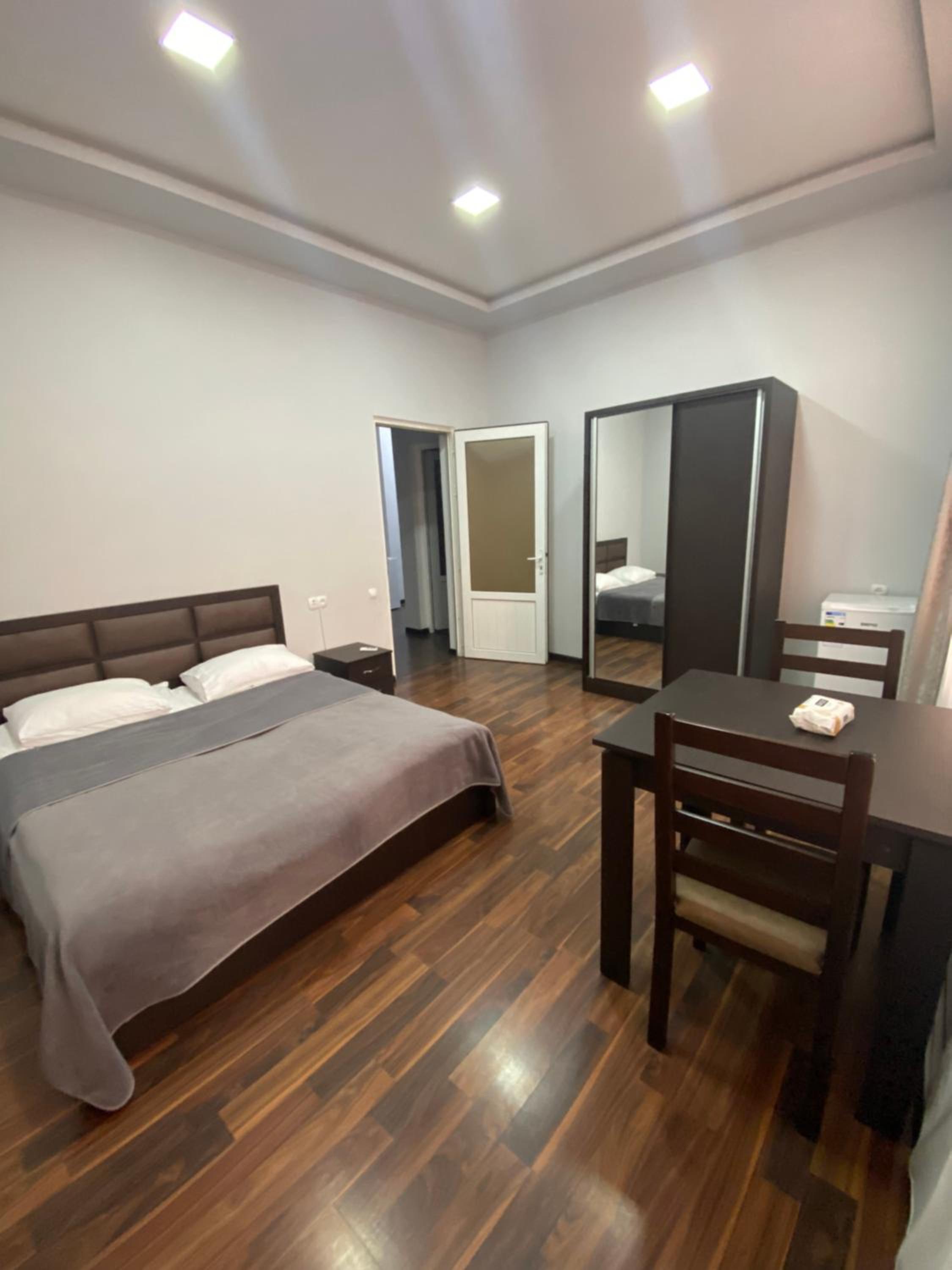 Apartment 52