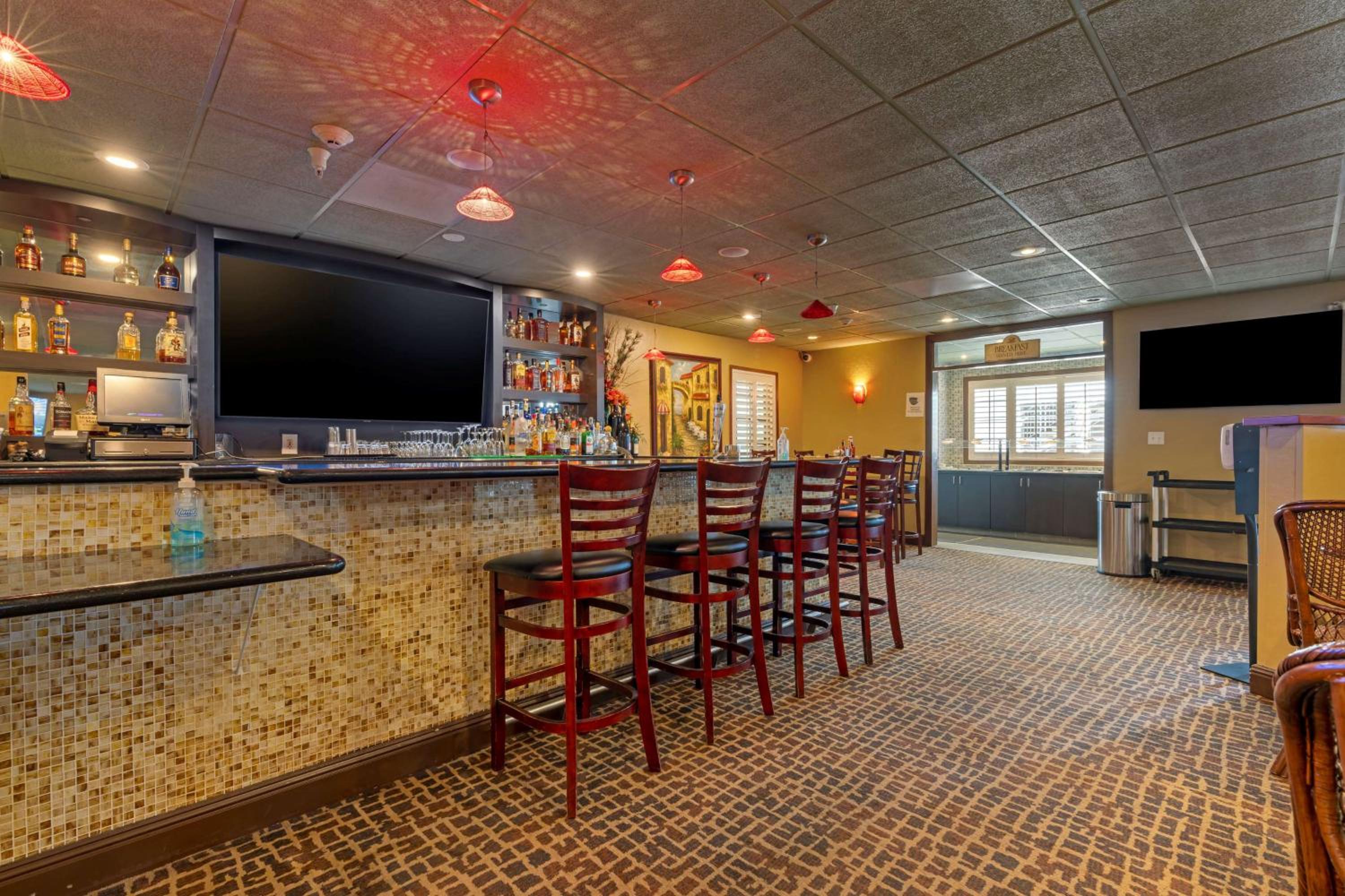 Best Western Plus Brookside Inn - Property Image 32