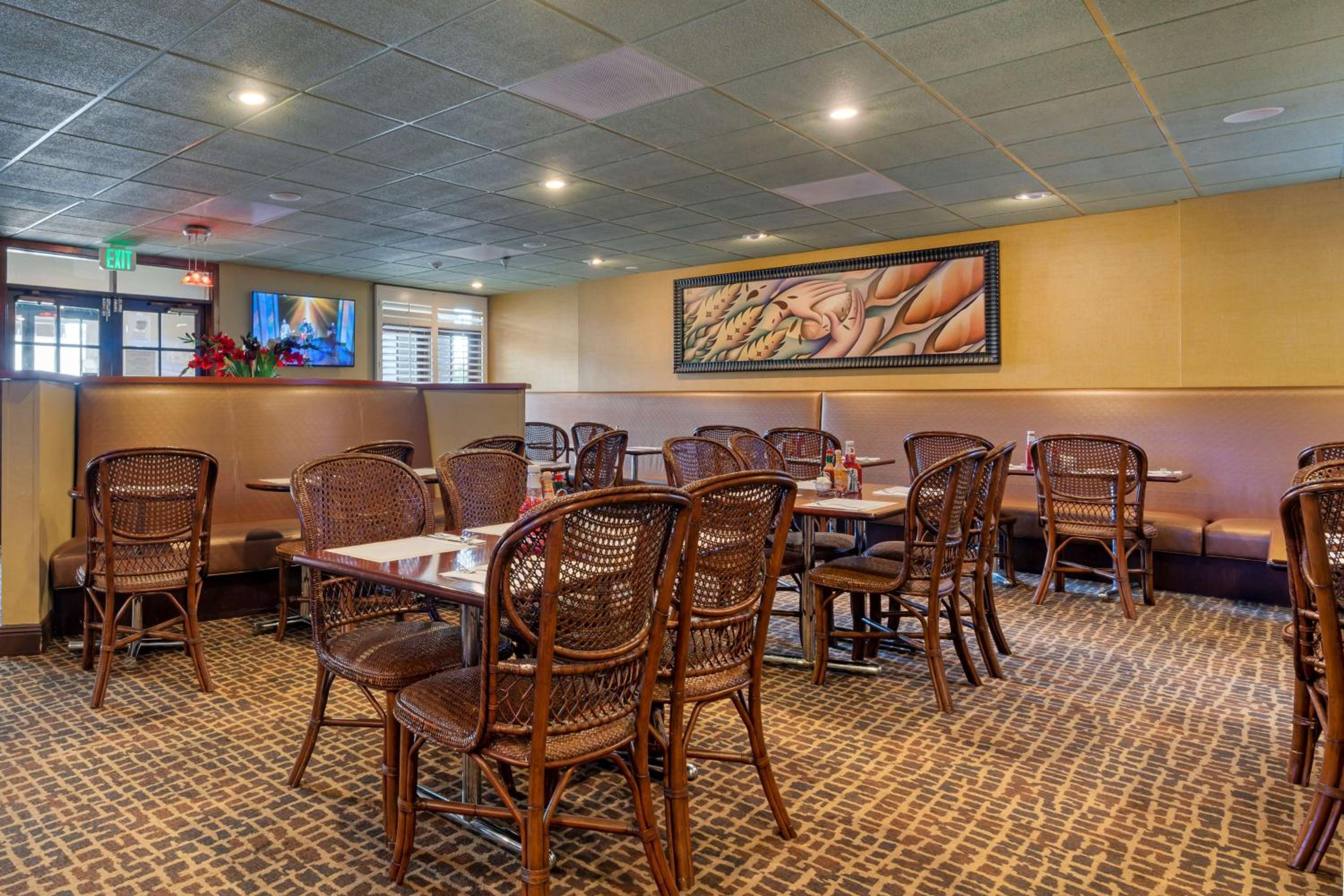 Best Western Plus Brookside Inn - Property Image 43