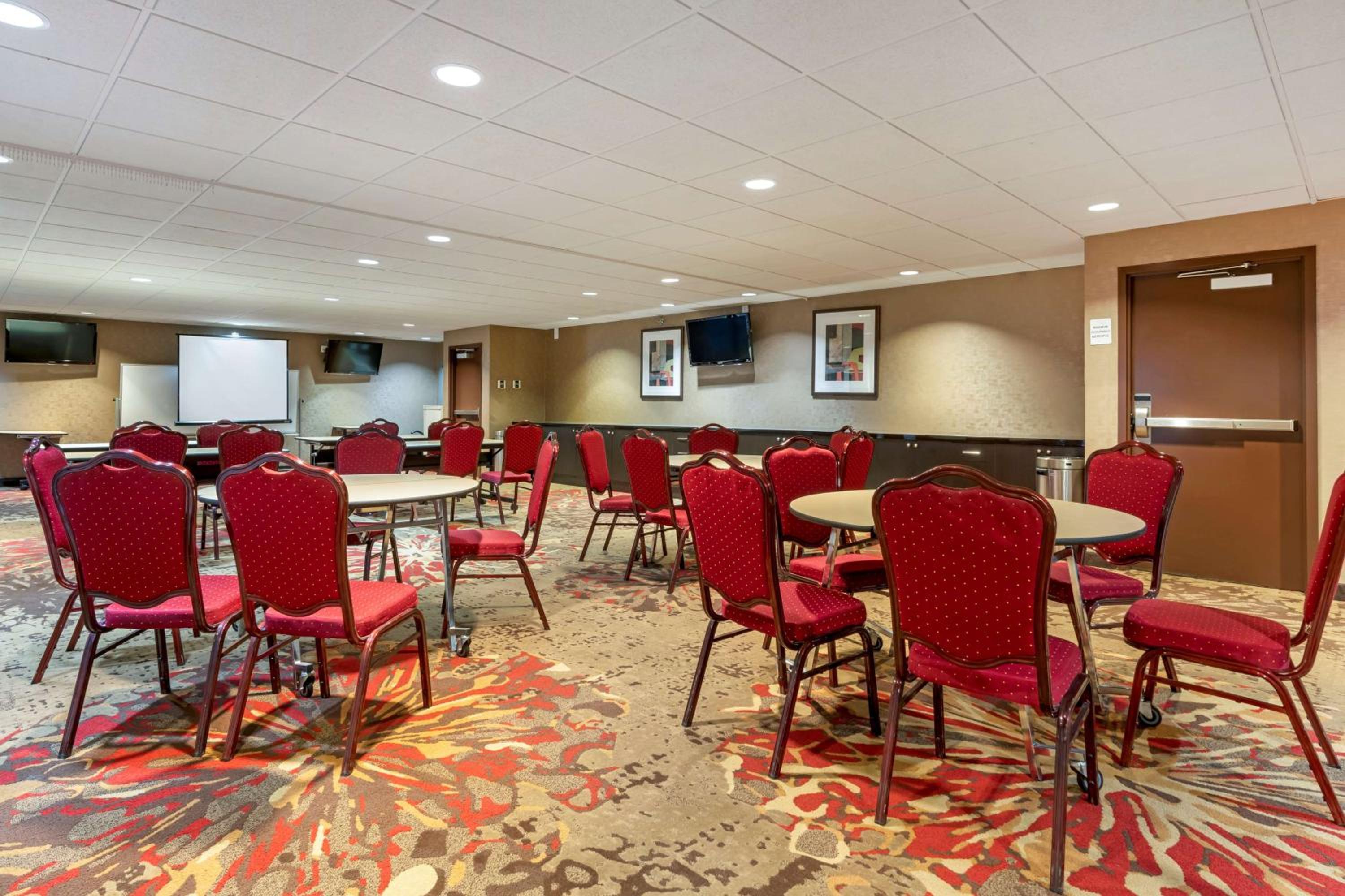 Best Western Plus Brookside Inn - Property Image 46