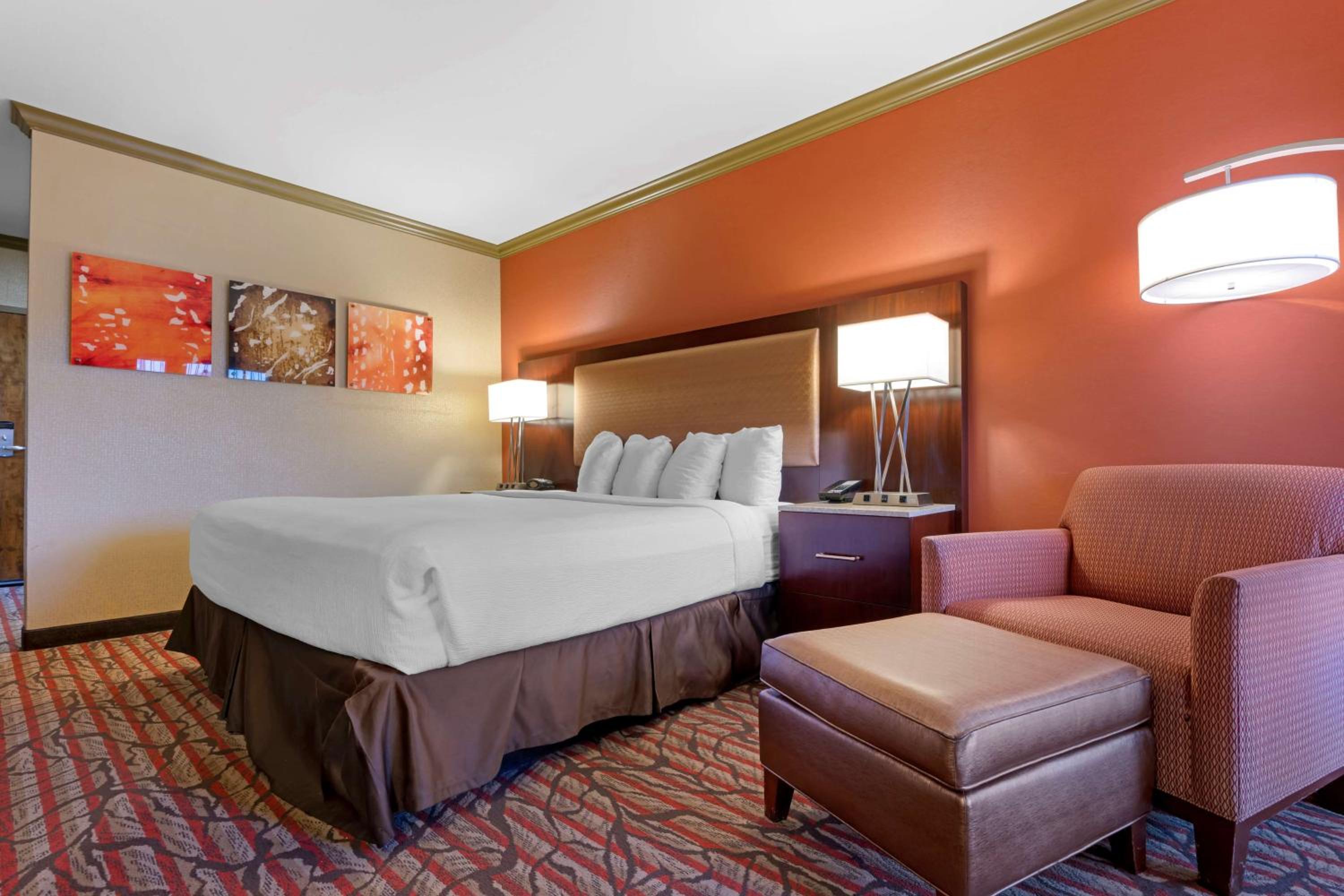 Best Western Plus Brookside Inn - Property Image 54