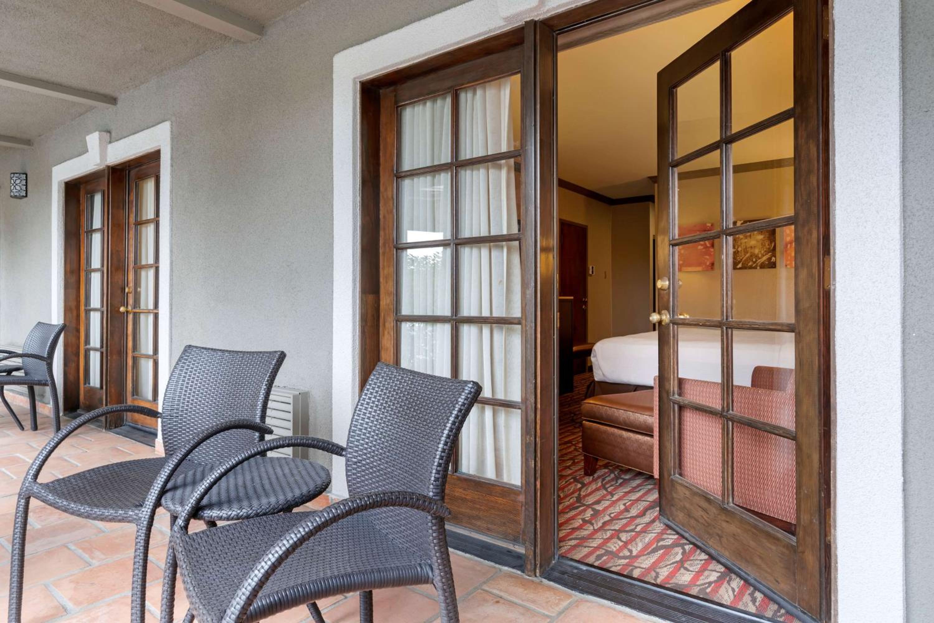 Best Western Plus Brookside Inn - Property Image 15
