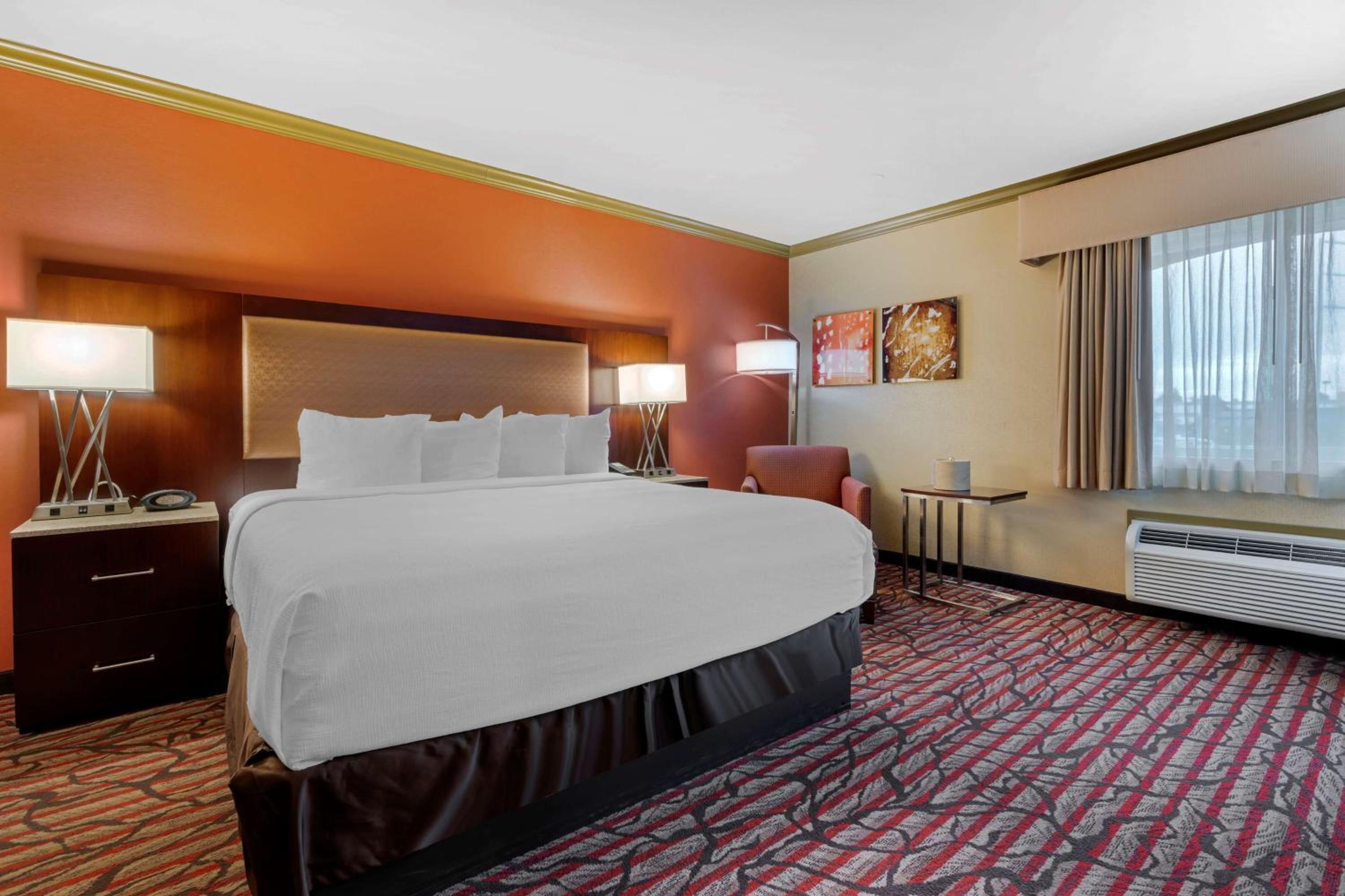 Best Western Plus Brookside Inn - Property Image 7
