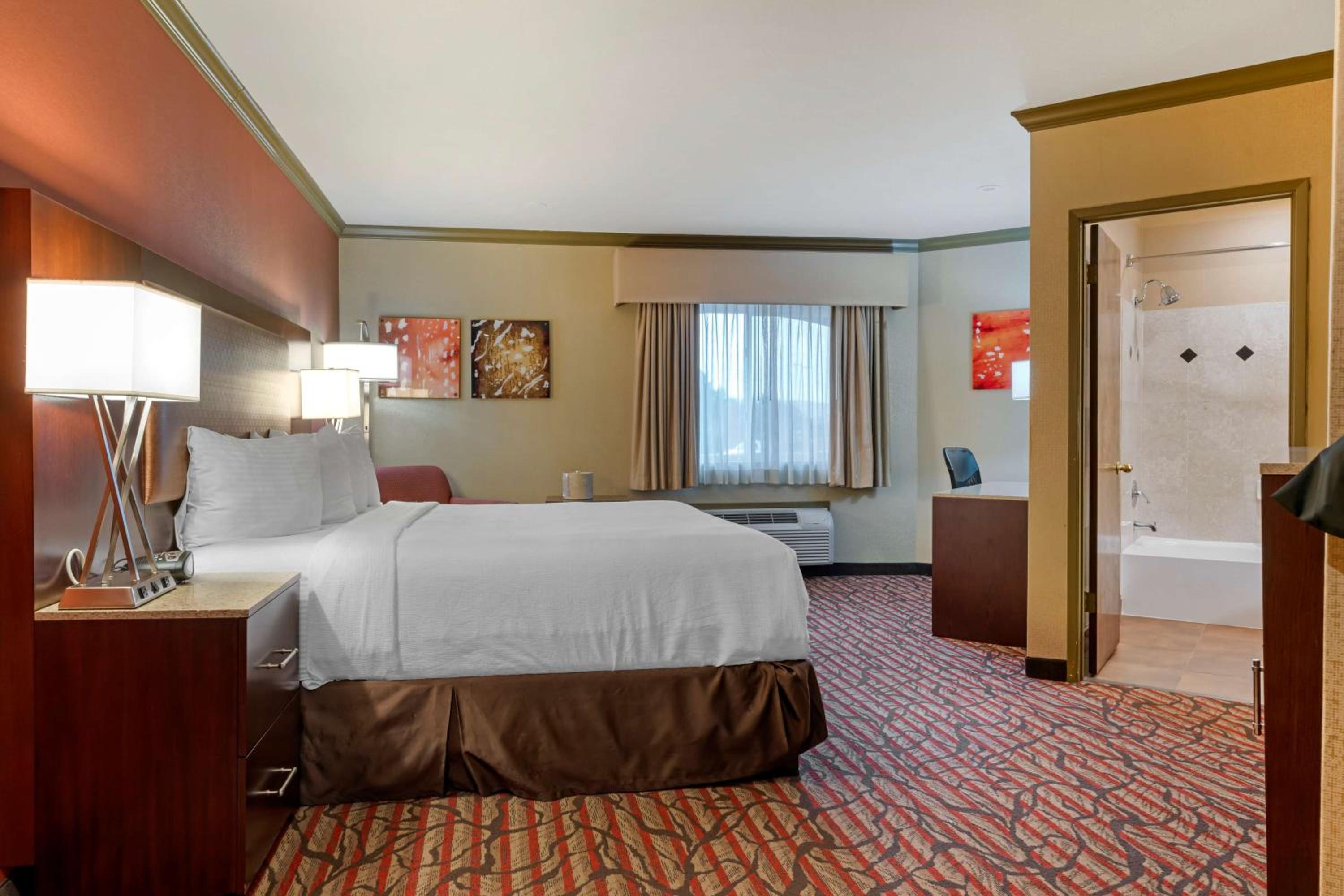 Best Western Plus Brookside Inn - Property Image 6