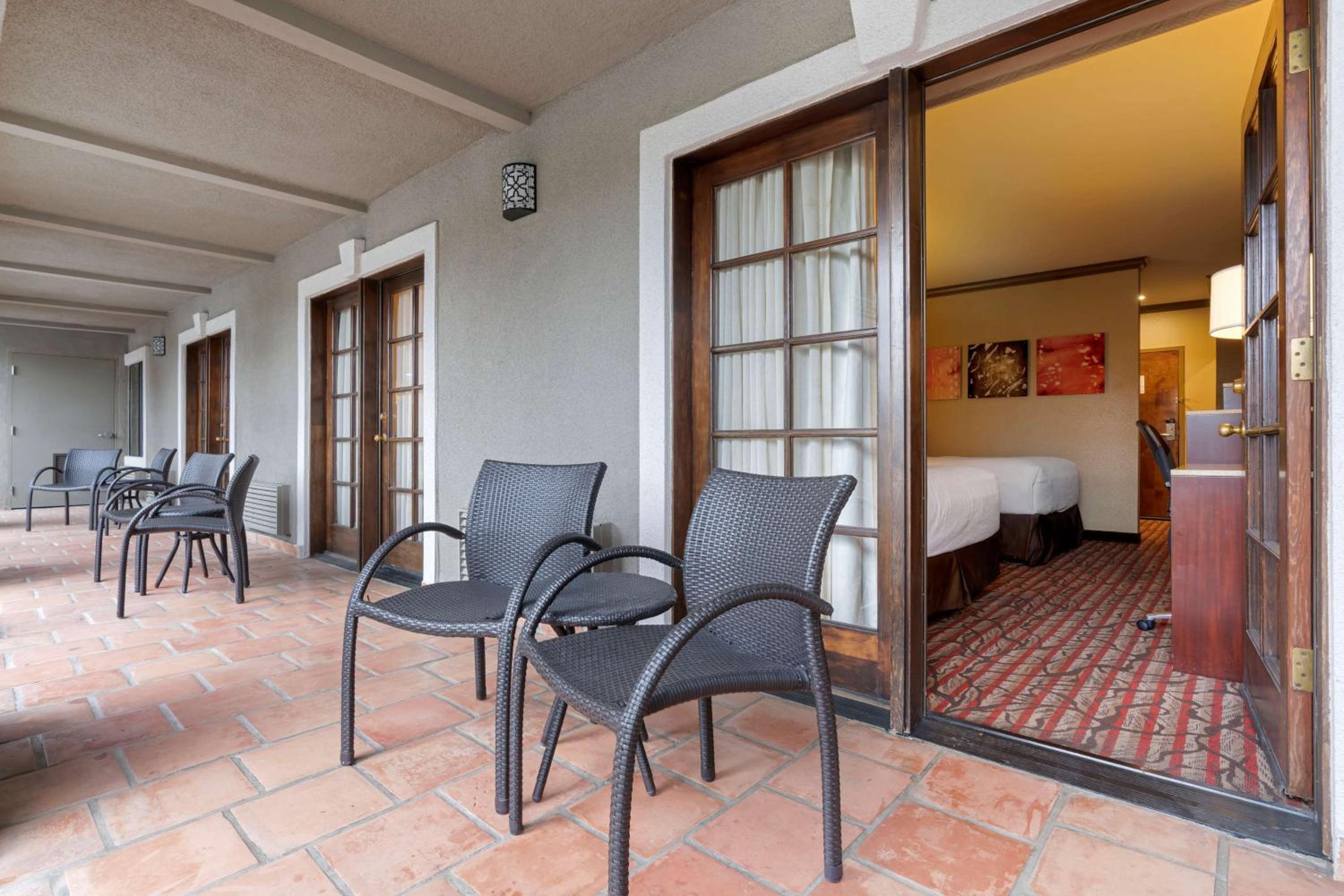 Best Western Plus Brookside Inn - Property Image 1