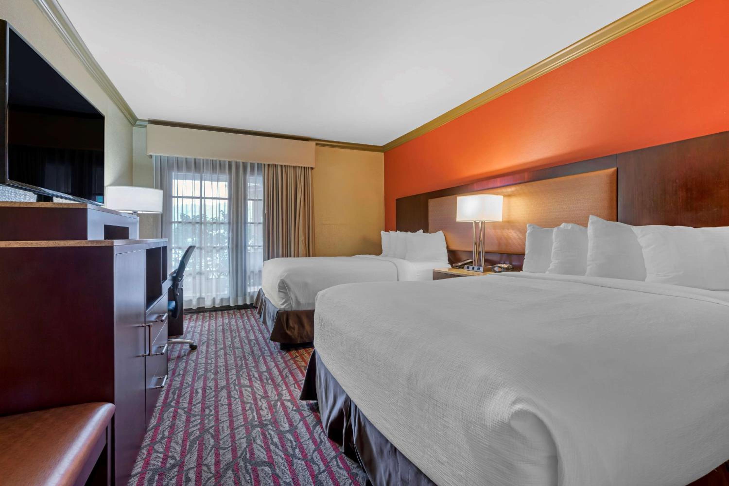 Best Western Plus Brookside Inn - Property Image 16