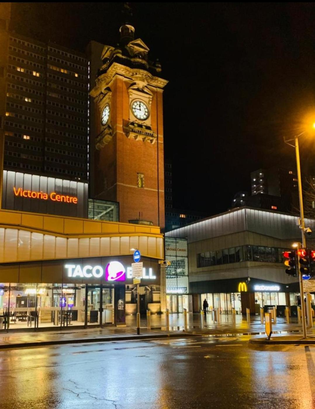 Victoria Centre 2 Bedroom Apartments with 4 Beds in Victoria Centre Shopping Centre - Nottingham City Centre - 24 hour access - Most Central Location - Ful view 5