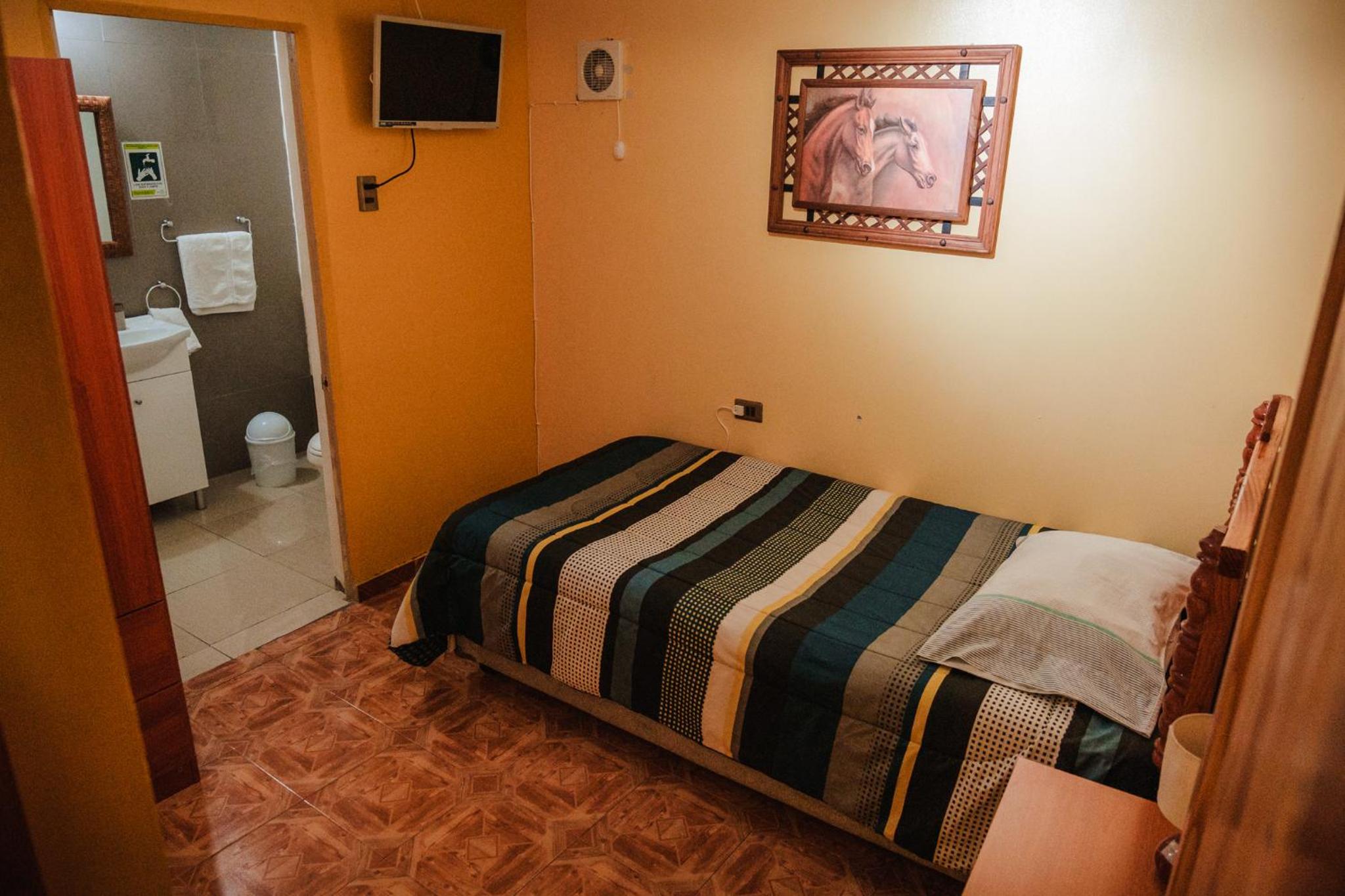 Di Giorgio Hostal