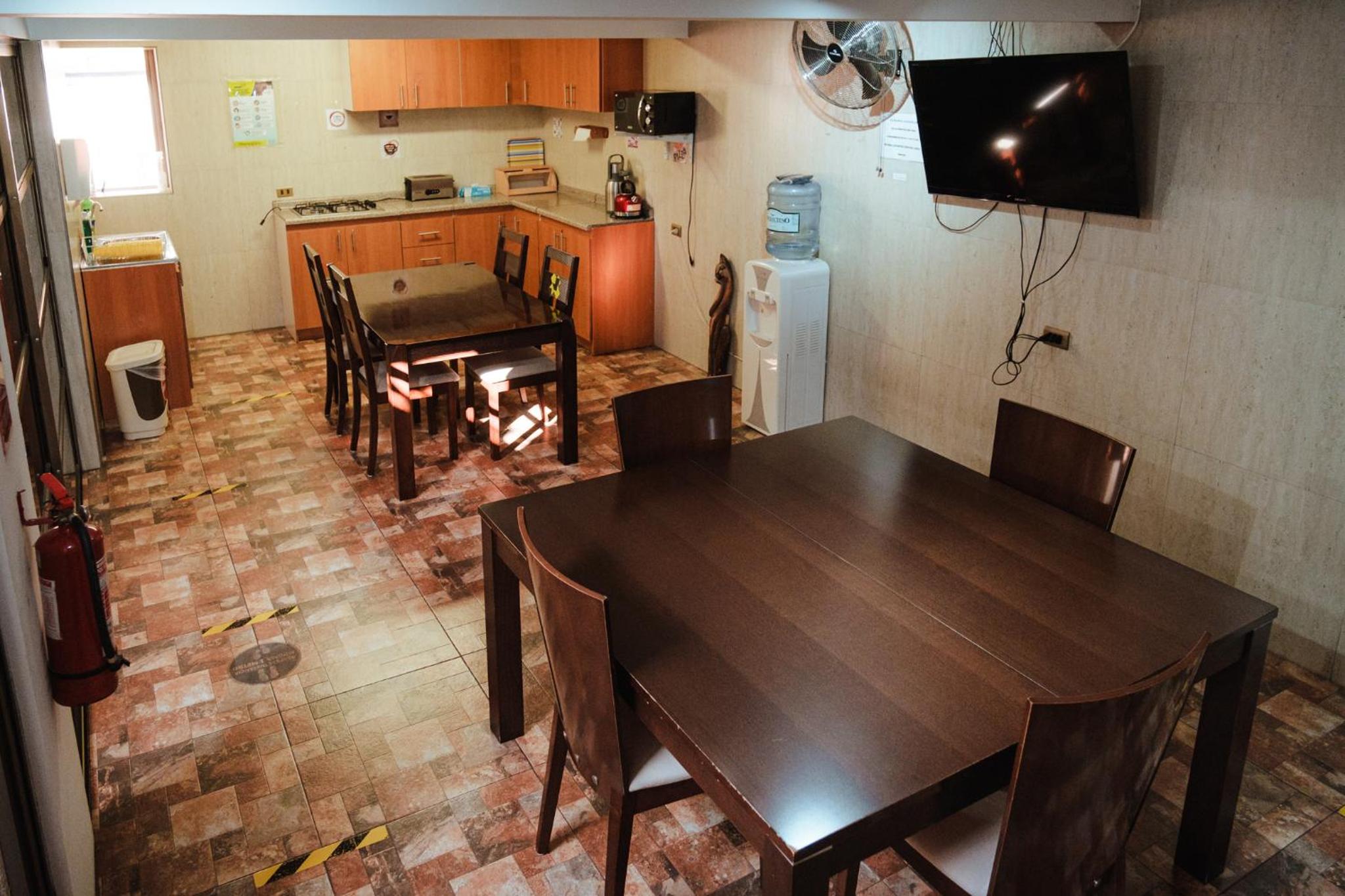 Di Giorgio Hostal