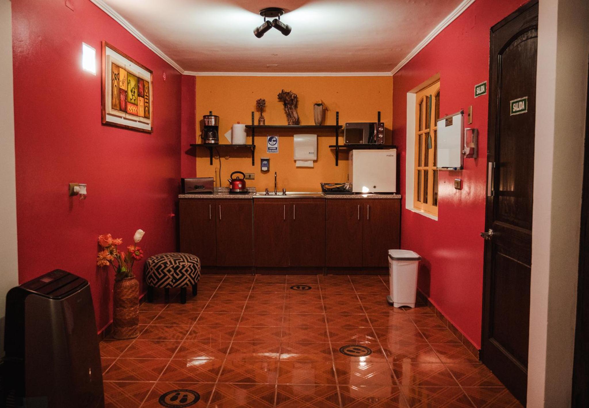 Di Giorgio Hostal