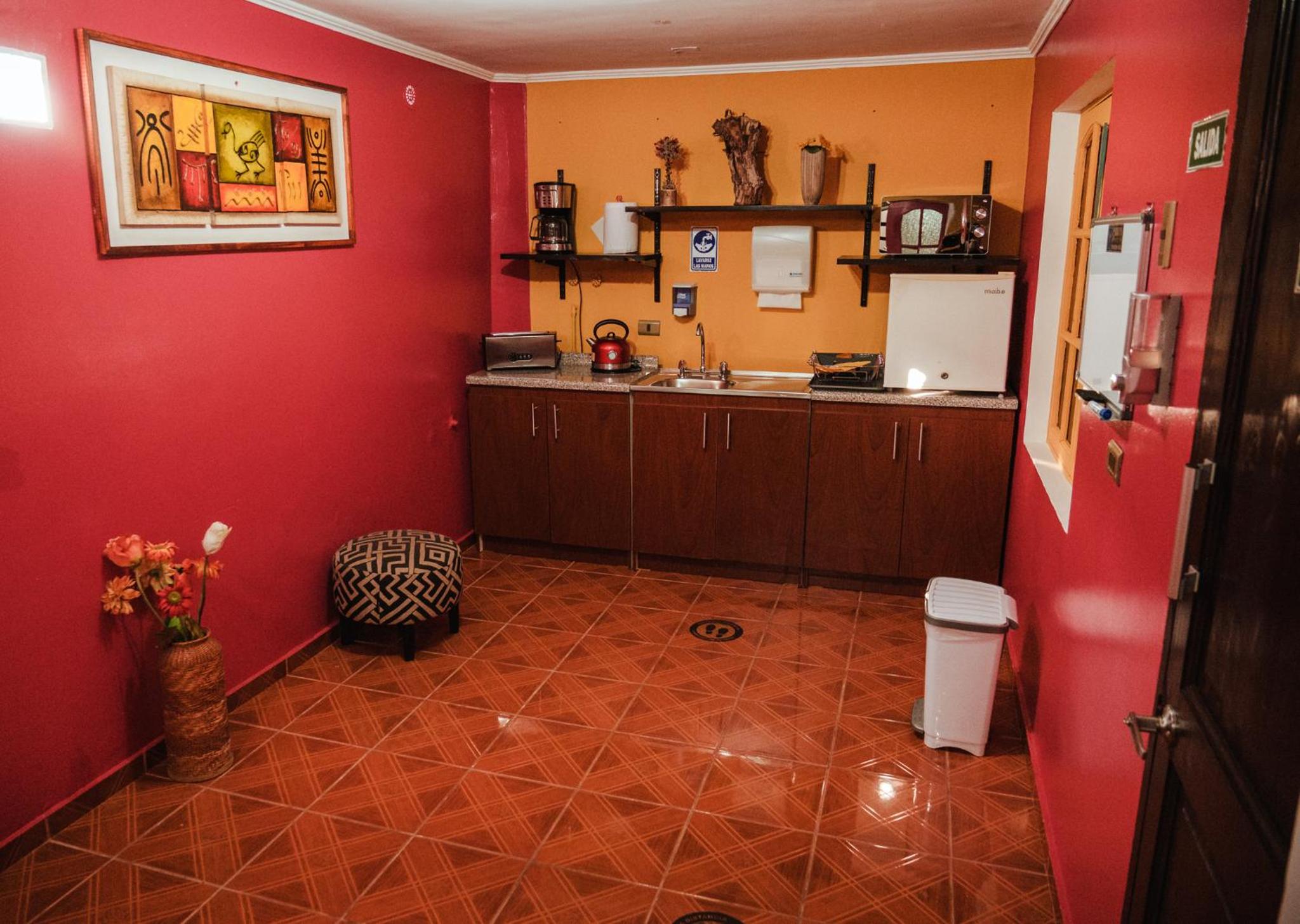 Di Giorgio Hostal