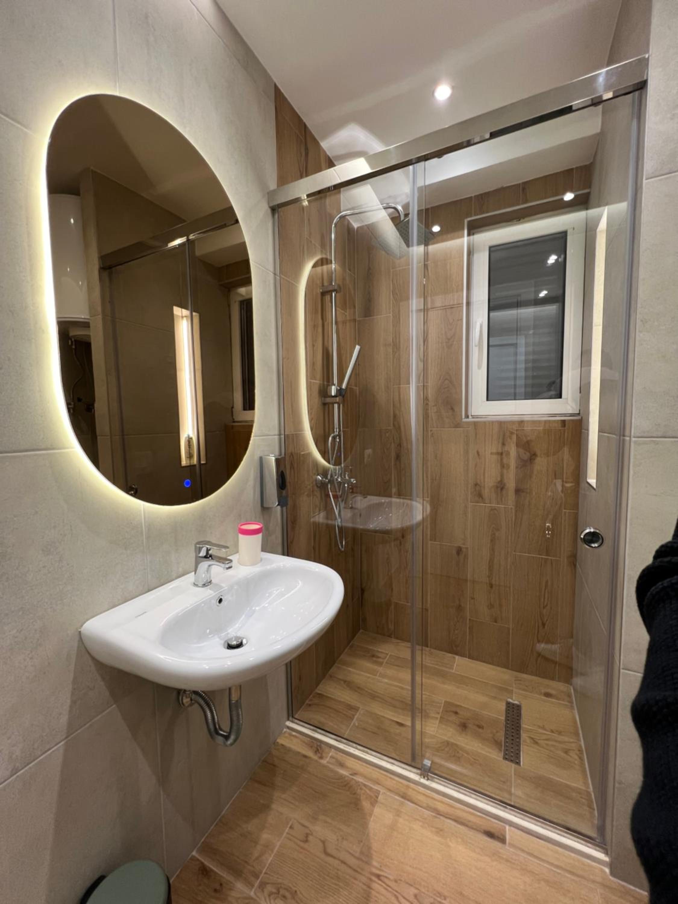 PIN Apartments - 3 Min to Skanderbeg - Free Parking