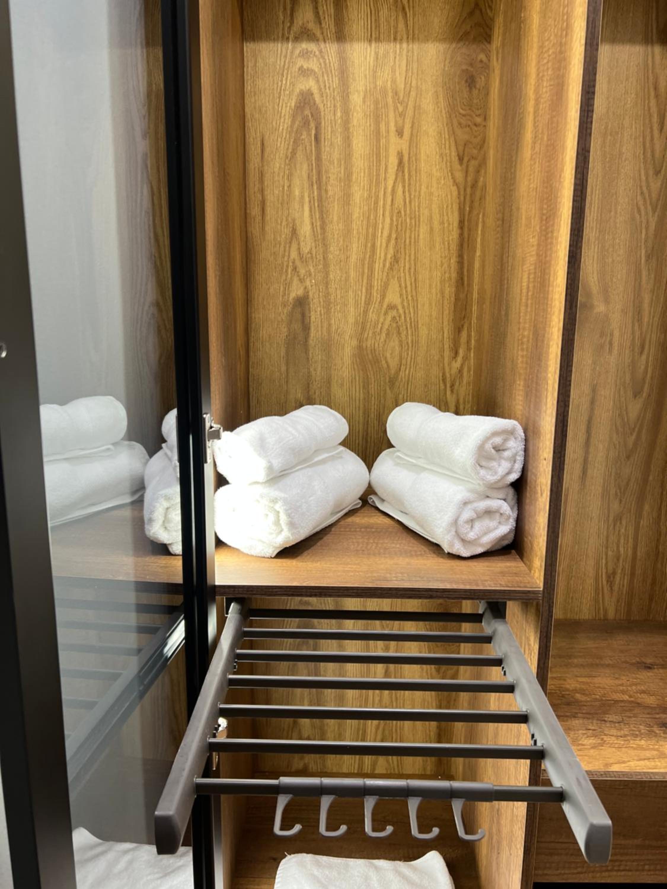 PIN Apartments - 3 Min to Skanderbeg - Free Parking