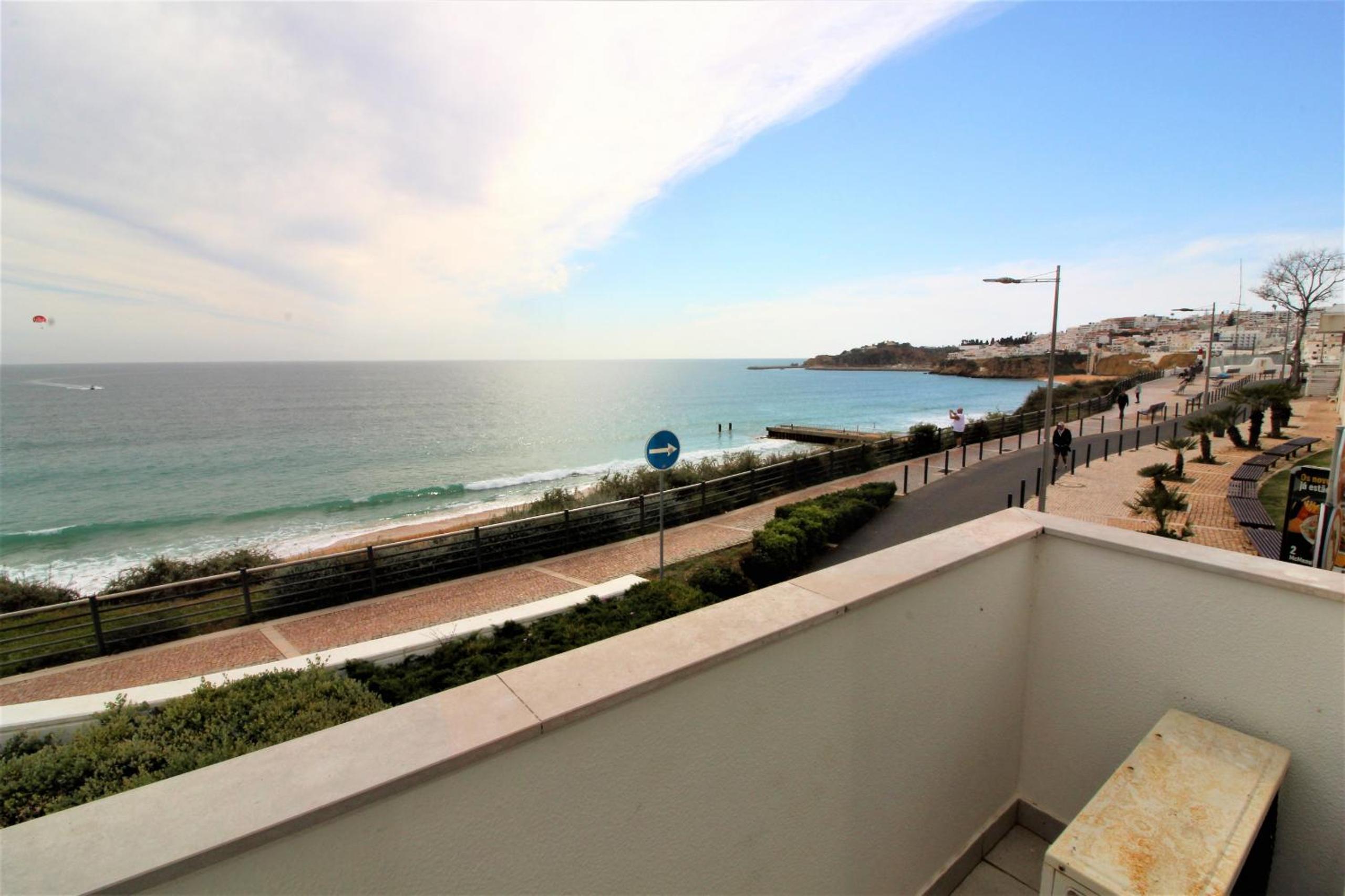 Waves View- Albufeira