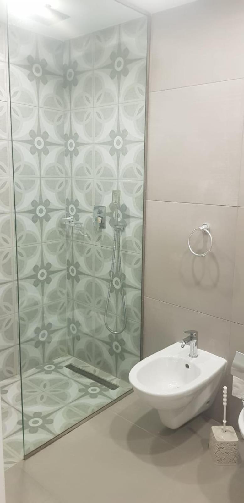 Lovely duplex apartment with patio, 100m from the beach!