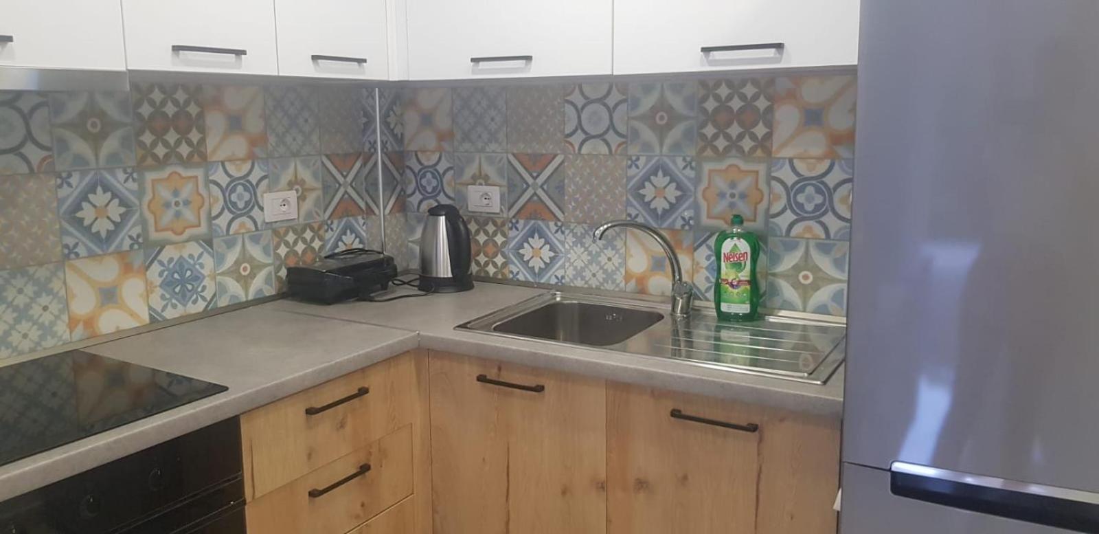 Lovely duplex apartment with patio, 100m from the beach!